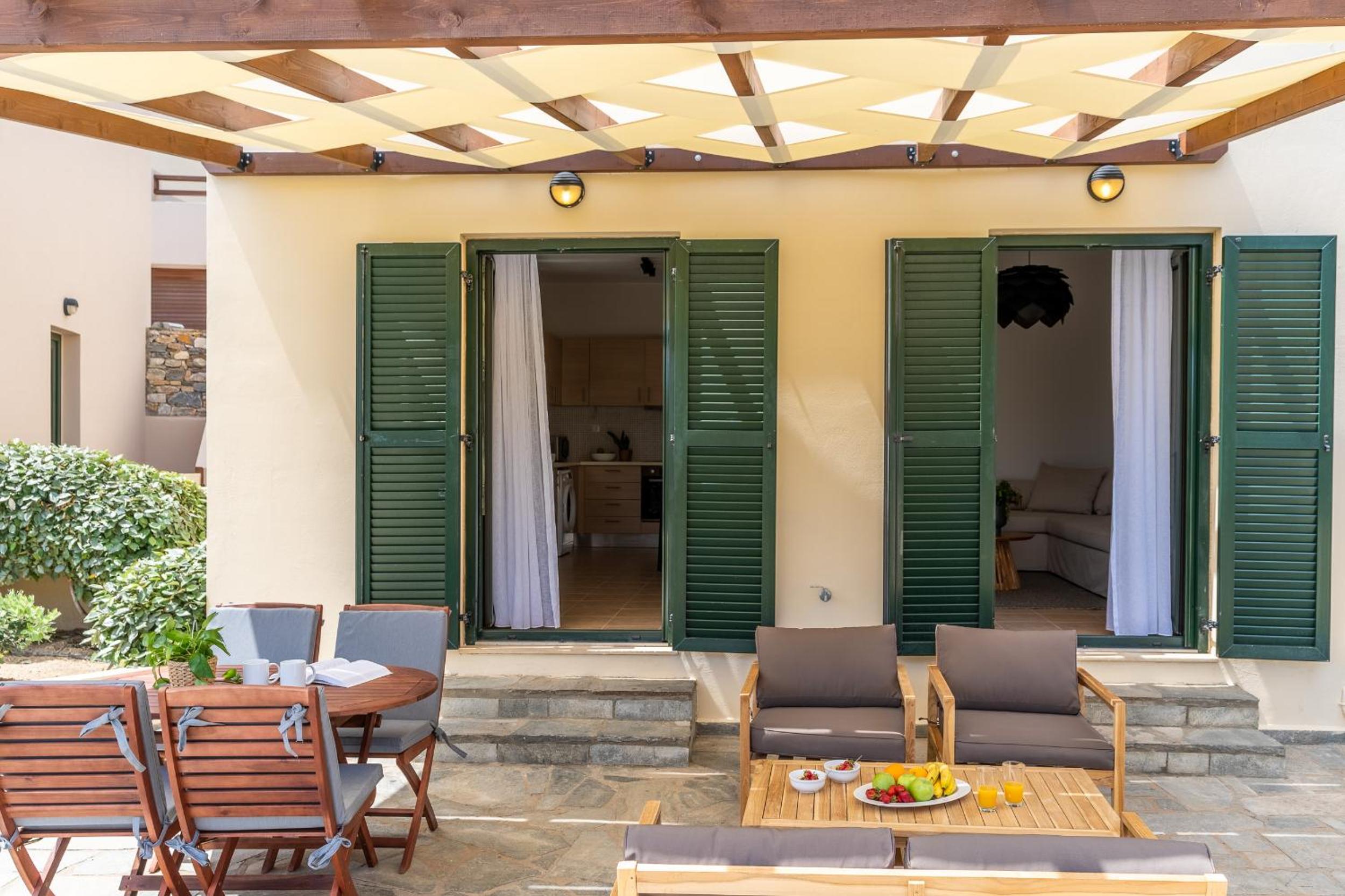 Syra Suites
