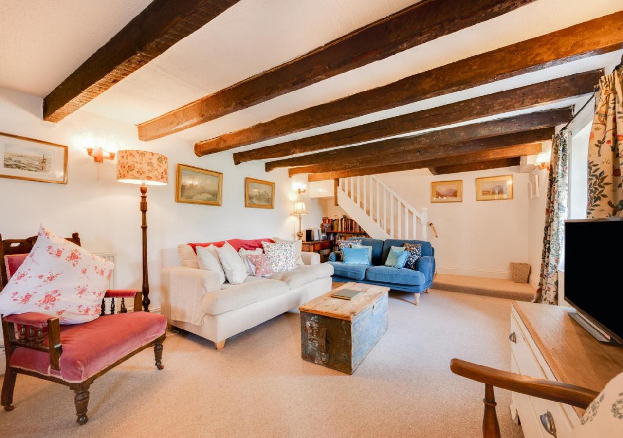 4 Zoar Cottage view 3
