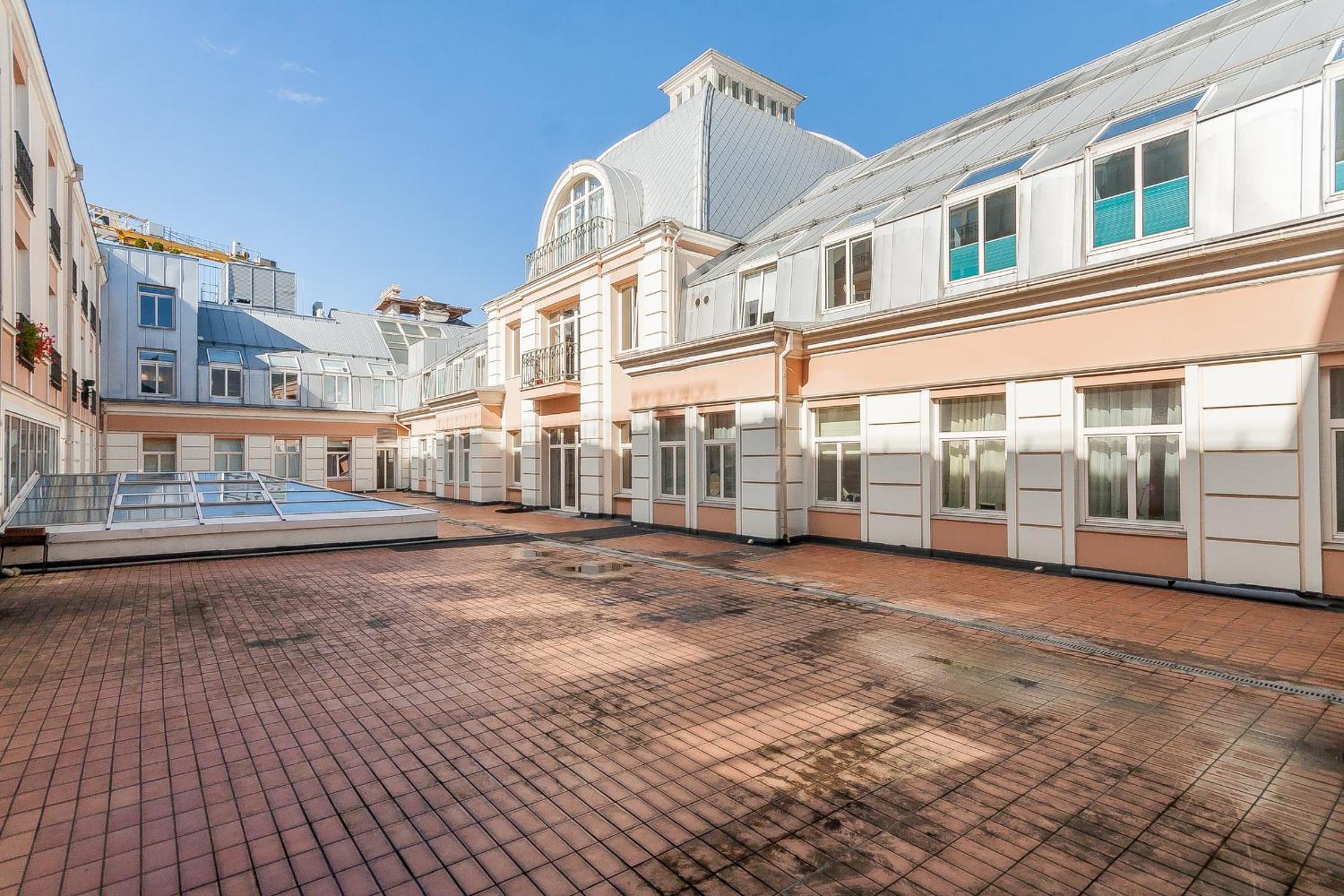 Central Apartment in Gedimino Av by URBAN RENT view 5