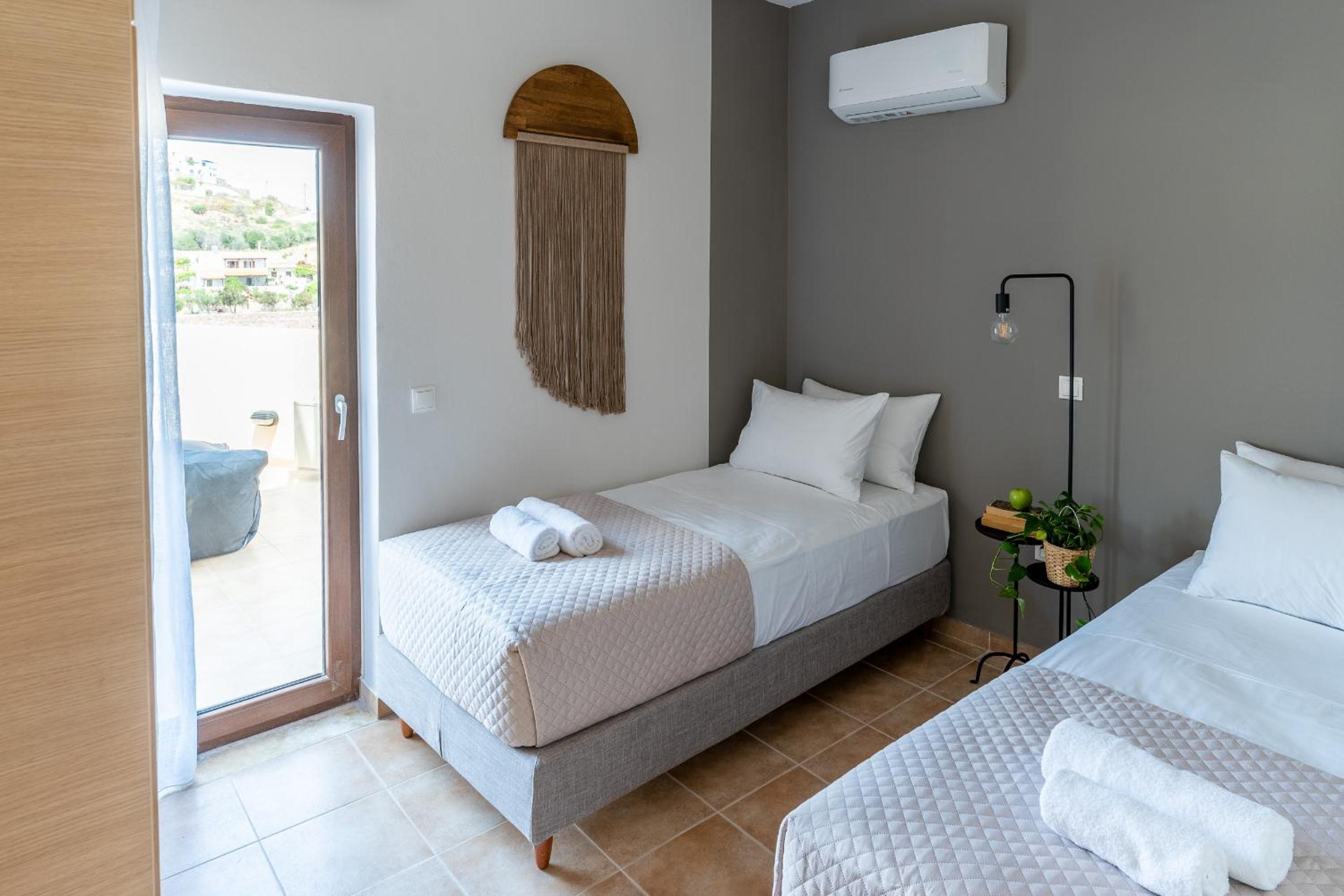 Syra Suites
