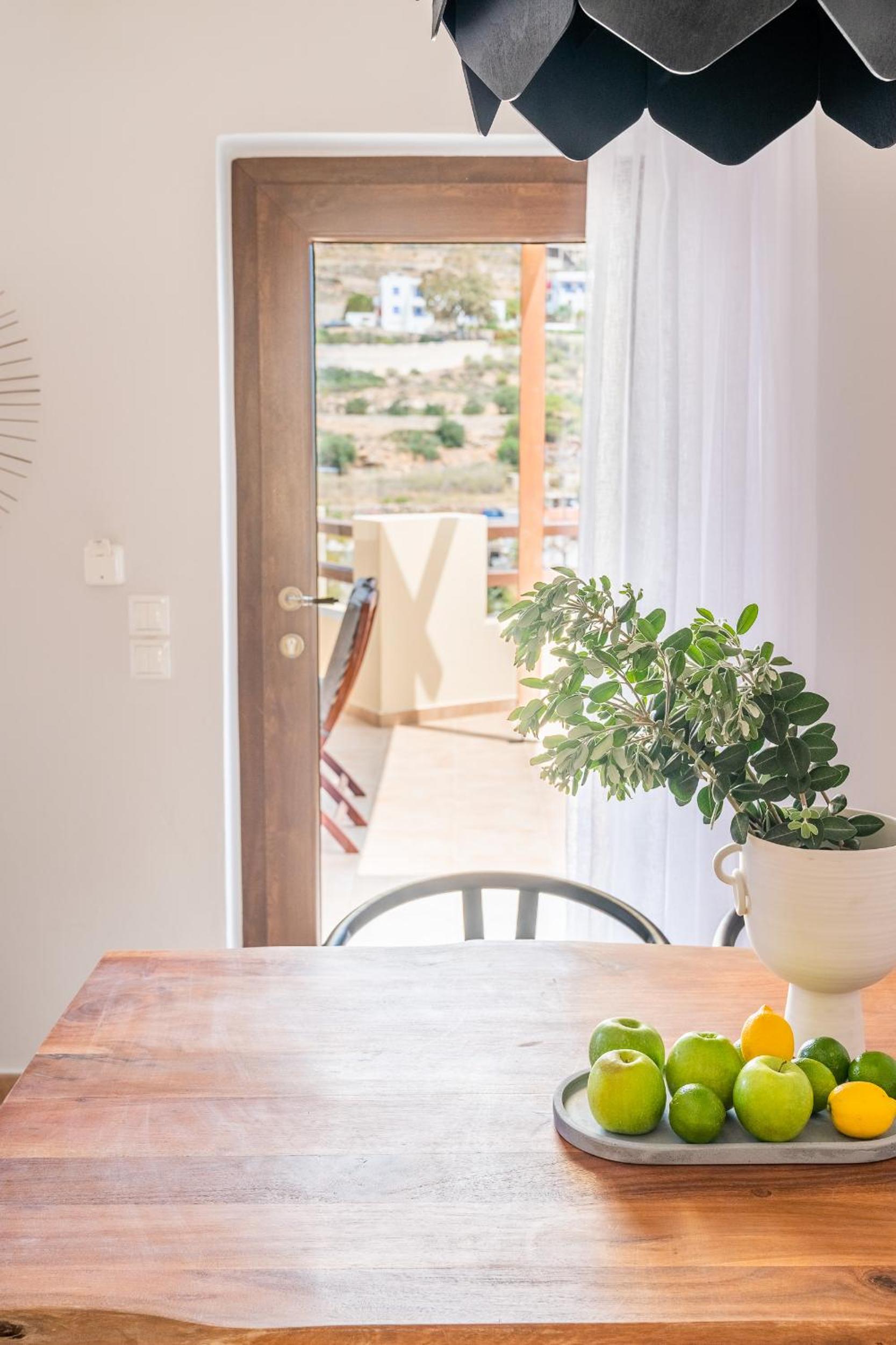 Syra Suites