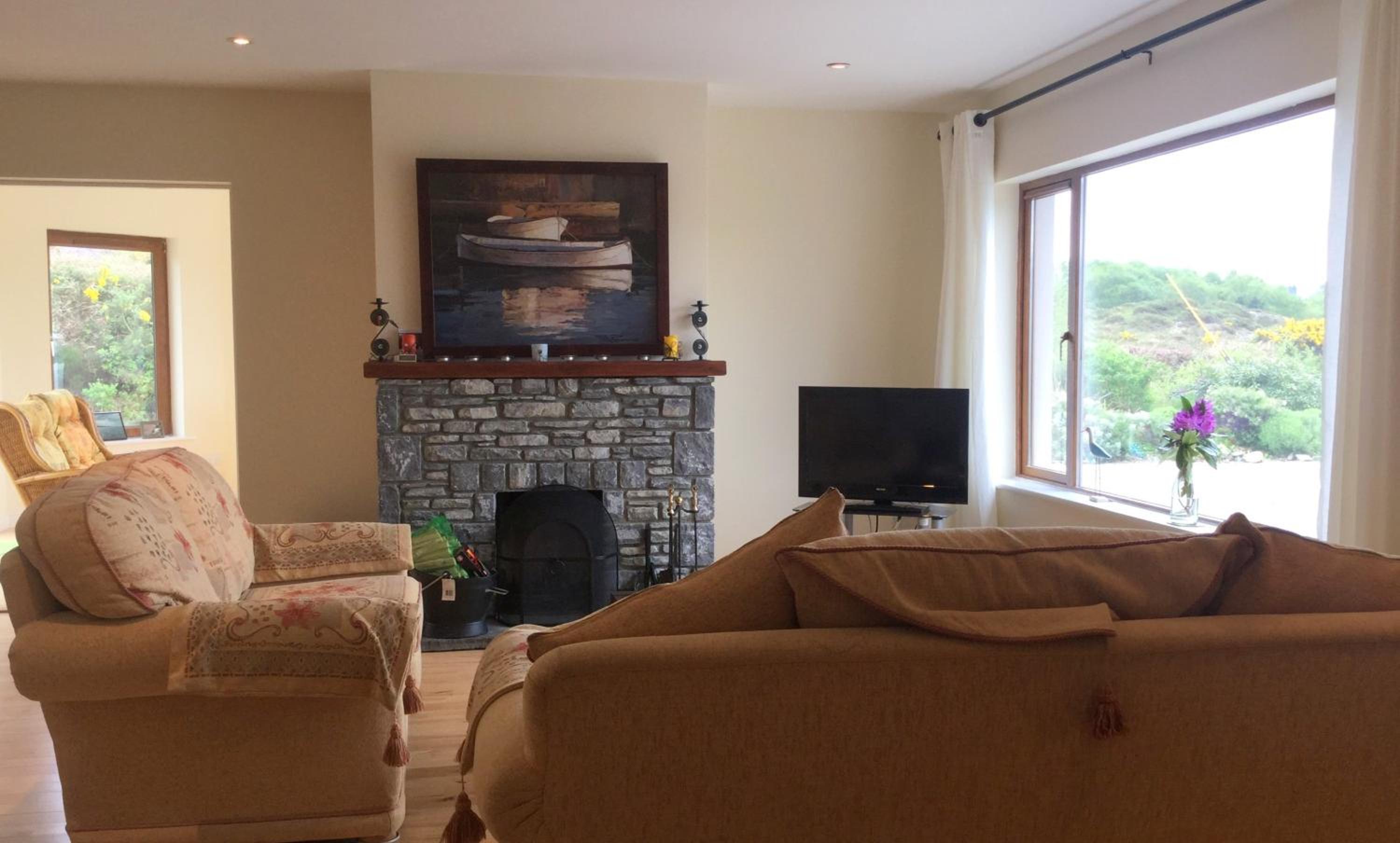 3 bedroom home 15 mins drive from Kenmare town view 5