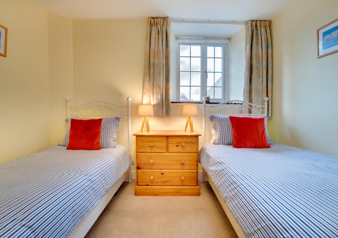 4 Bed in Swanage oc-wy464