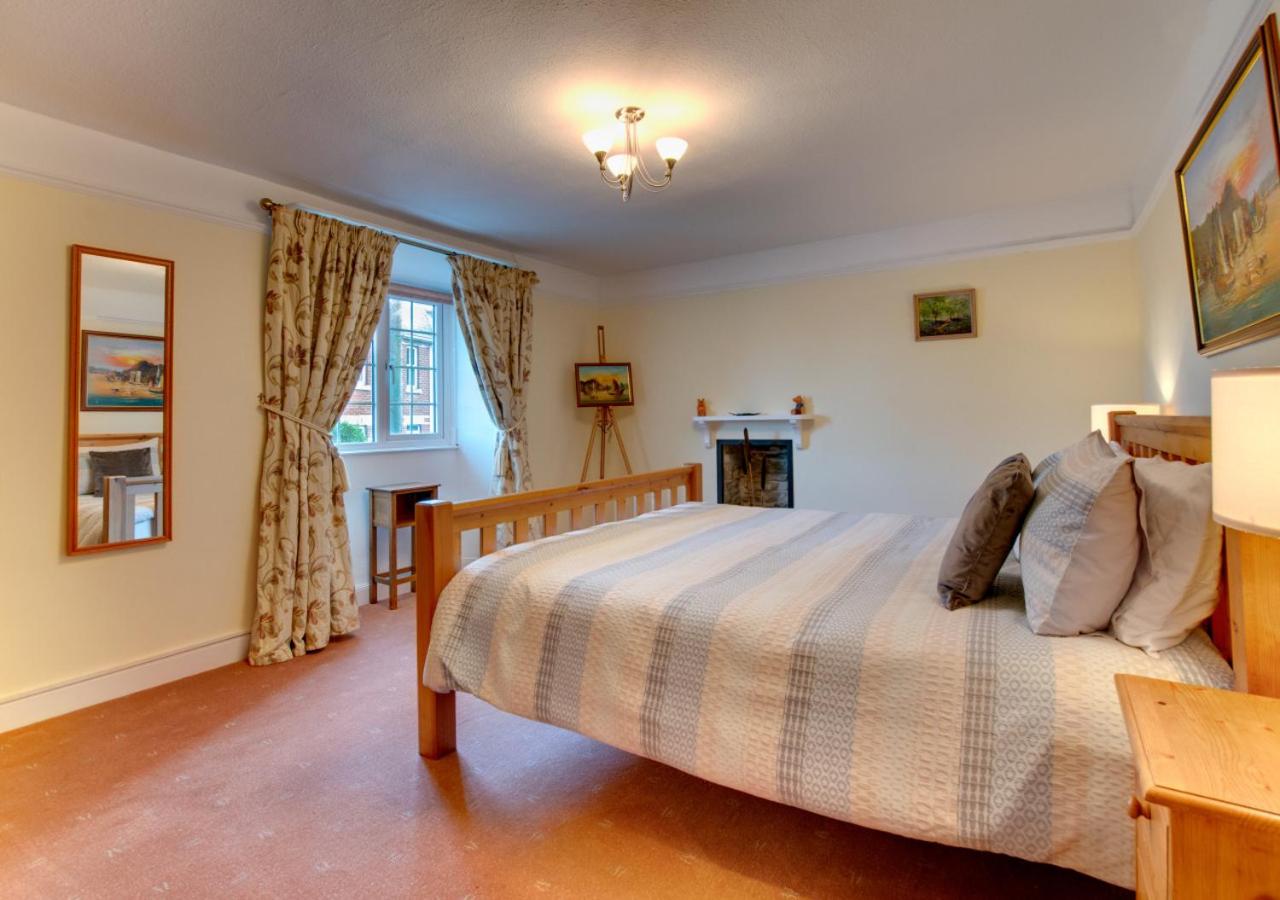 4 Bed in Swanage oc-wy464