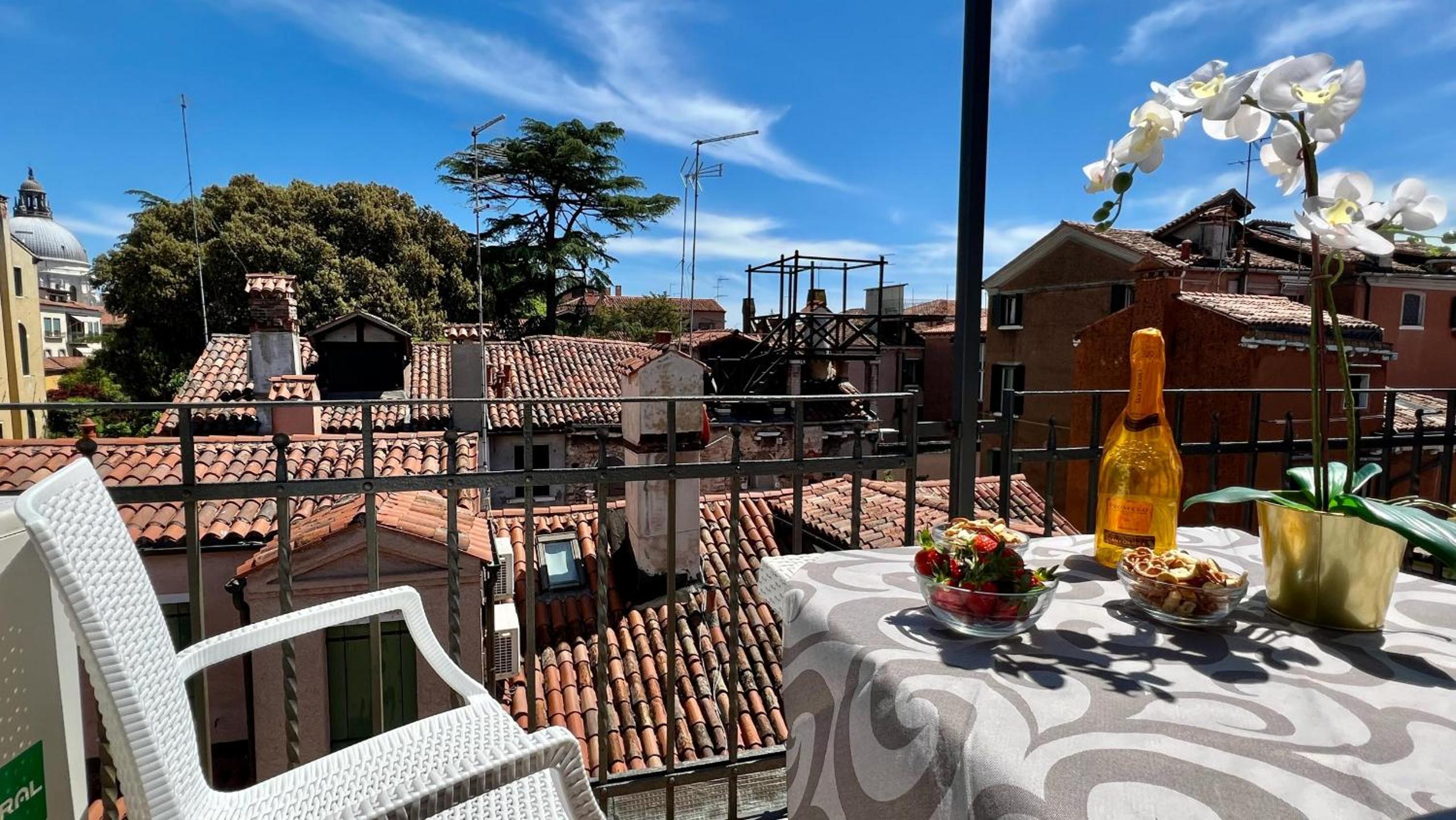 Venice Vacations - City Apartments Salute-Accademia - Property Image 9