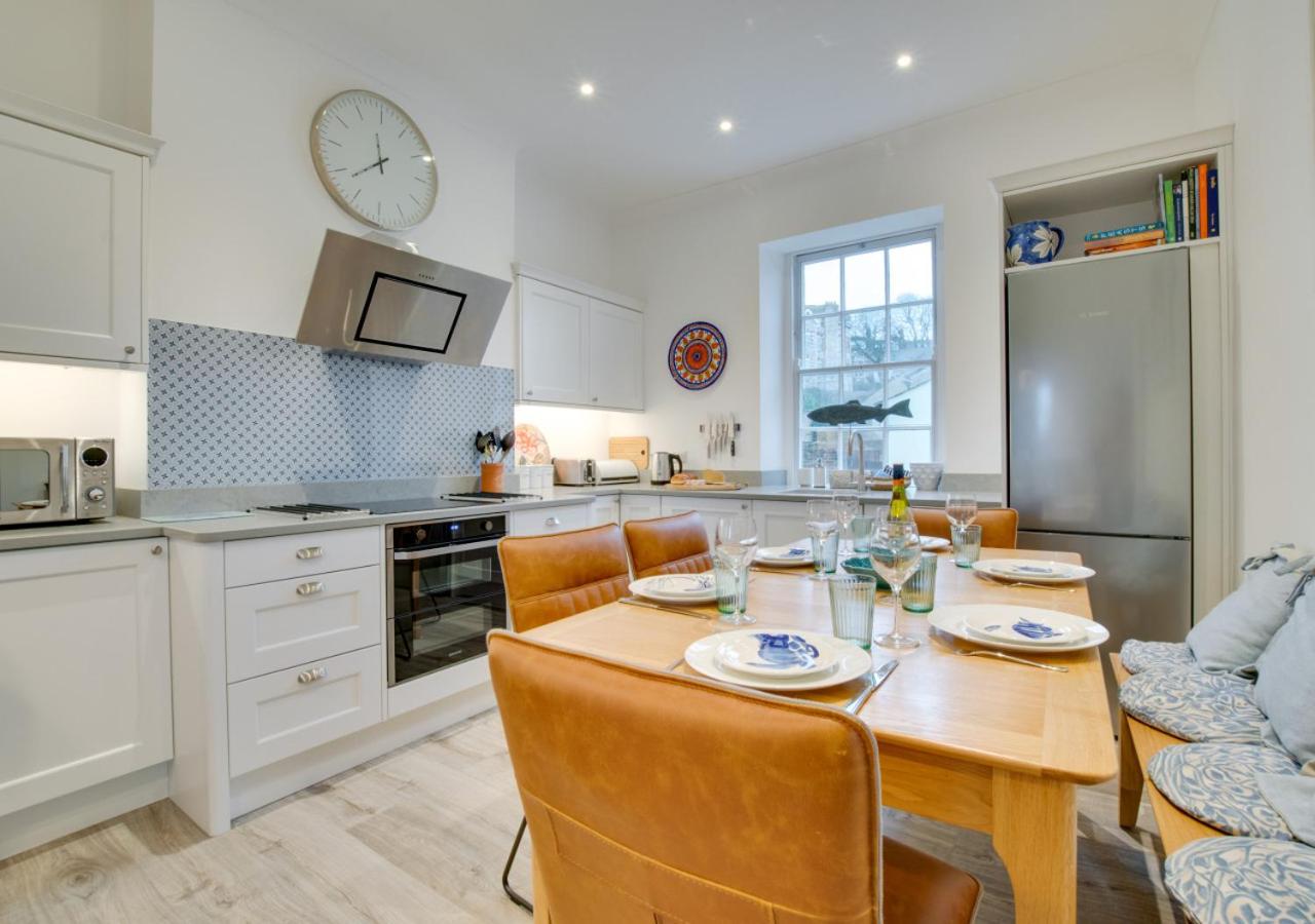 3 Bed in Swanage oc-wy463 view 3