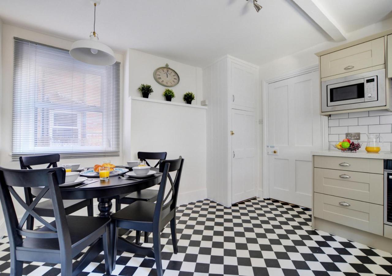 2 Bed in Swanage oc-wy358
