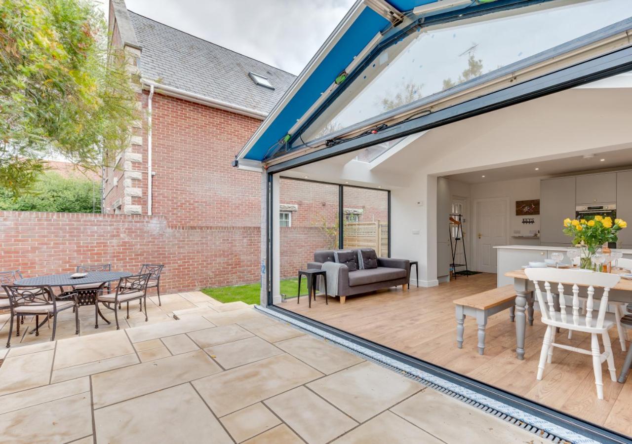 3 Bed in Swanage oc-wy374