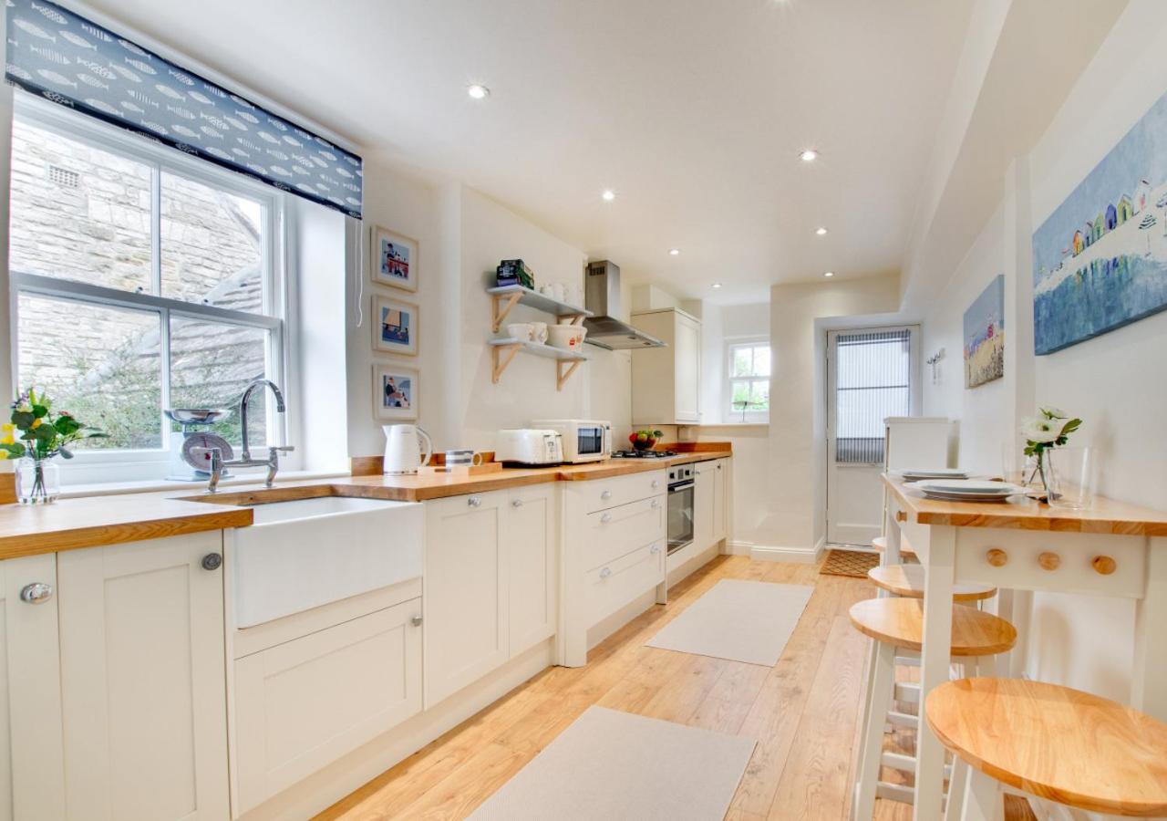2 Bed in Swanage oc-wy501 view 3