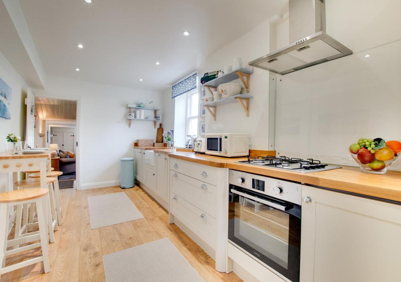 2 Bed in Swanage oc-wy501 view 4
