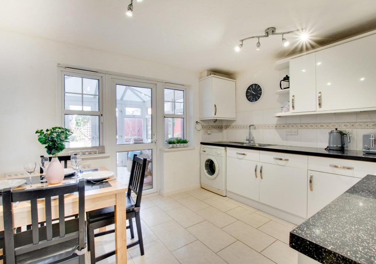 3 Bed in Wyke Regis oc-wy511