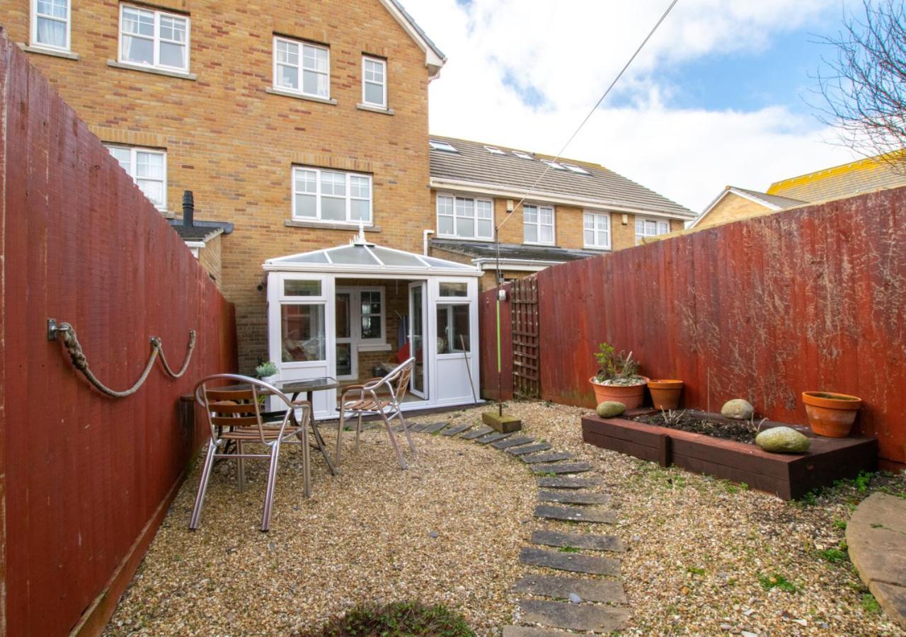 3 Bed in Wyke Regis oc-wy511