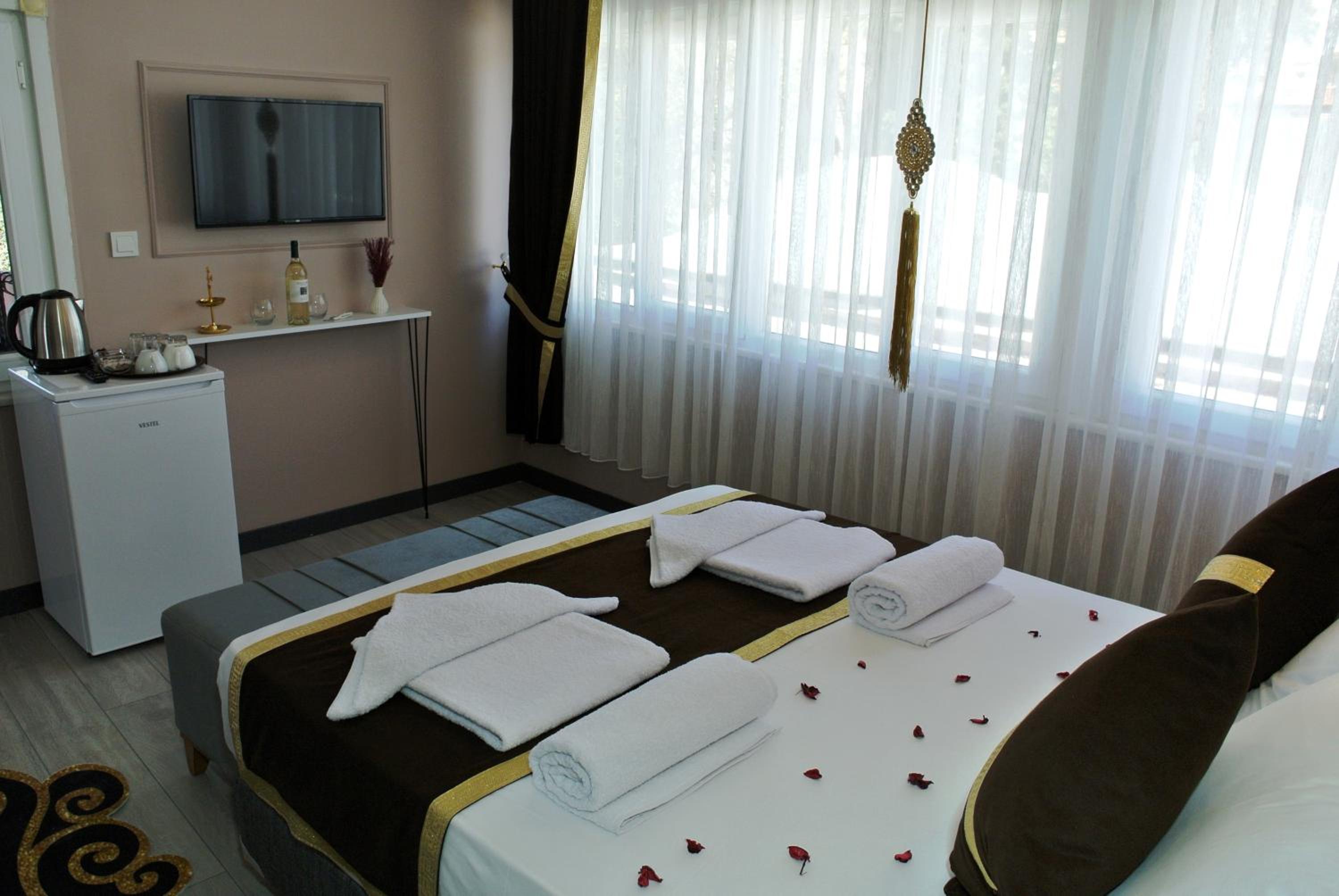 Emirhan Guesthouse & Suites