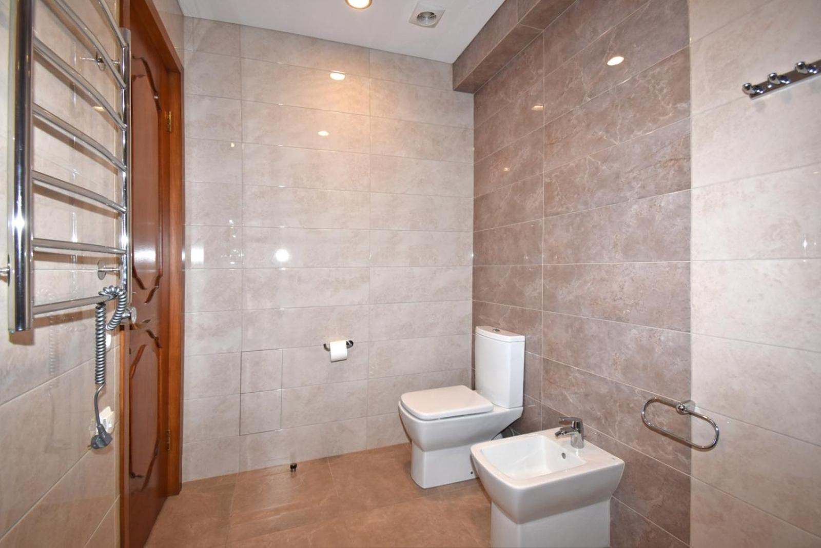 Northern Avenue, 2 bedrooms Luxury & Grand apartment with large balcony HH615