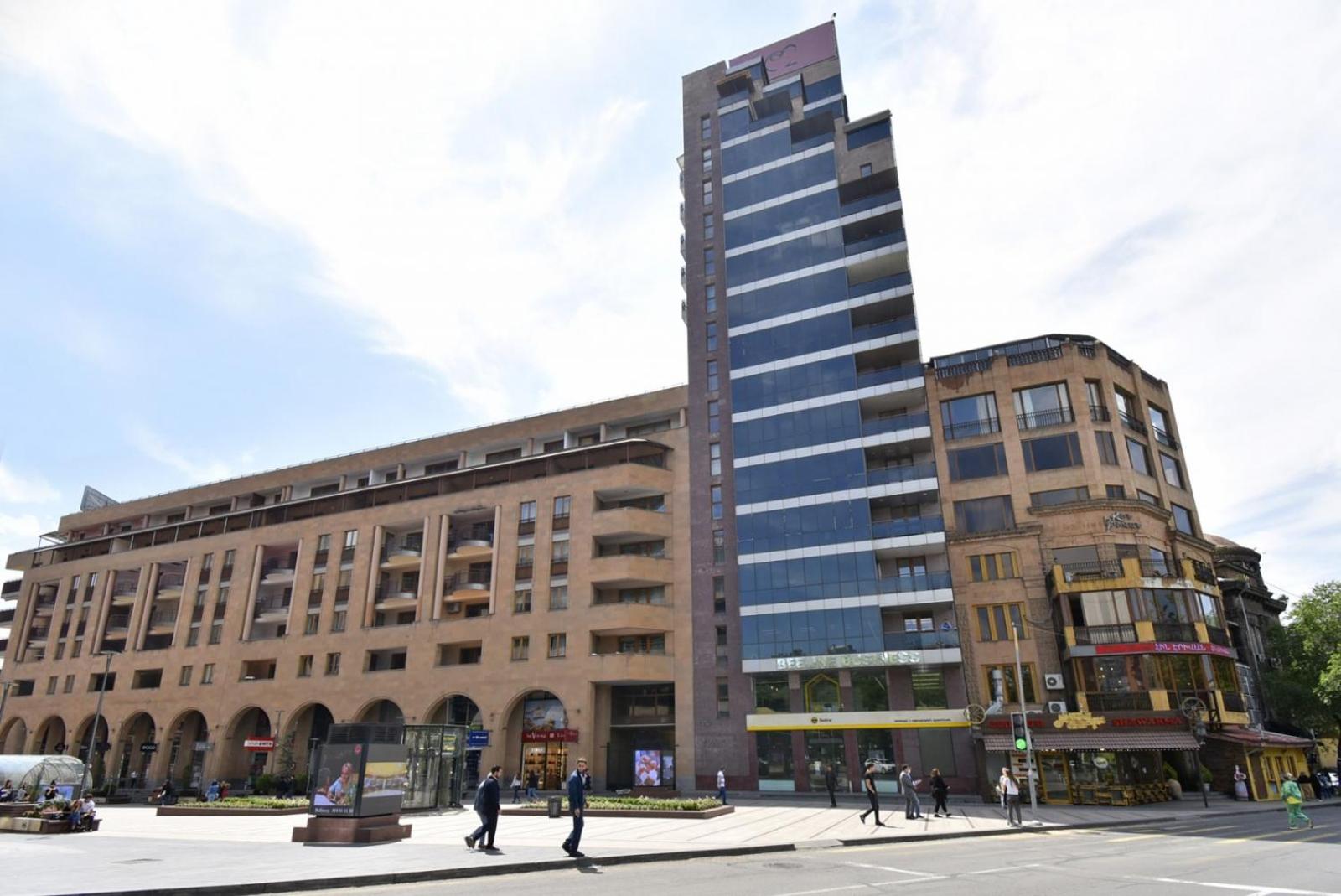 Northern Avenue, 2 bedrooms Luxury & Grand apartment with large balcony HH615