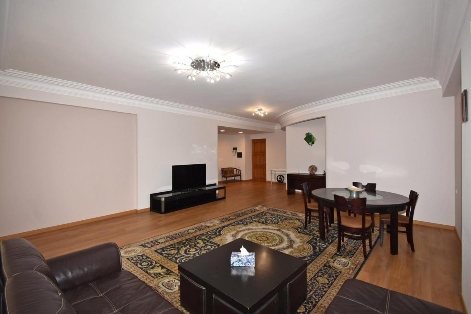 Northern Avenue, 2 bedrooms Luxury & Grand apartment with large balcony HH615