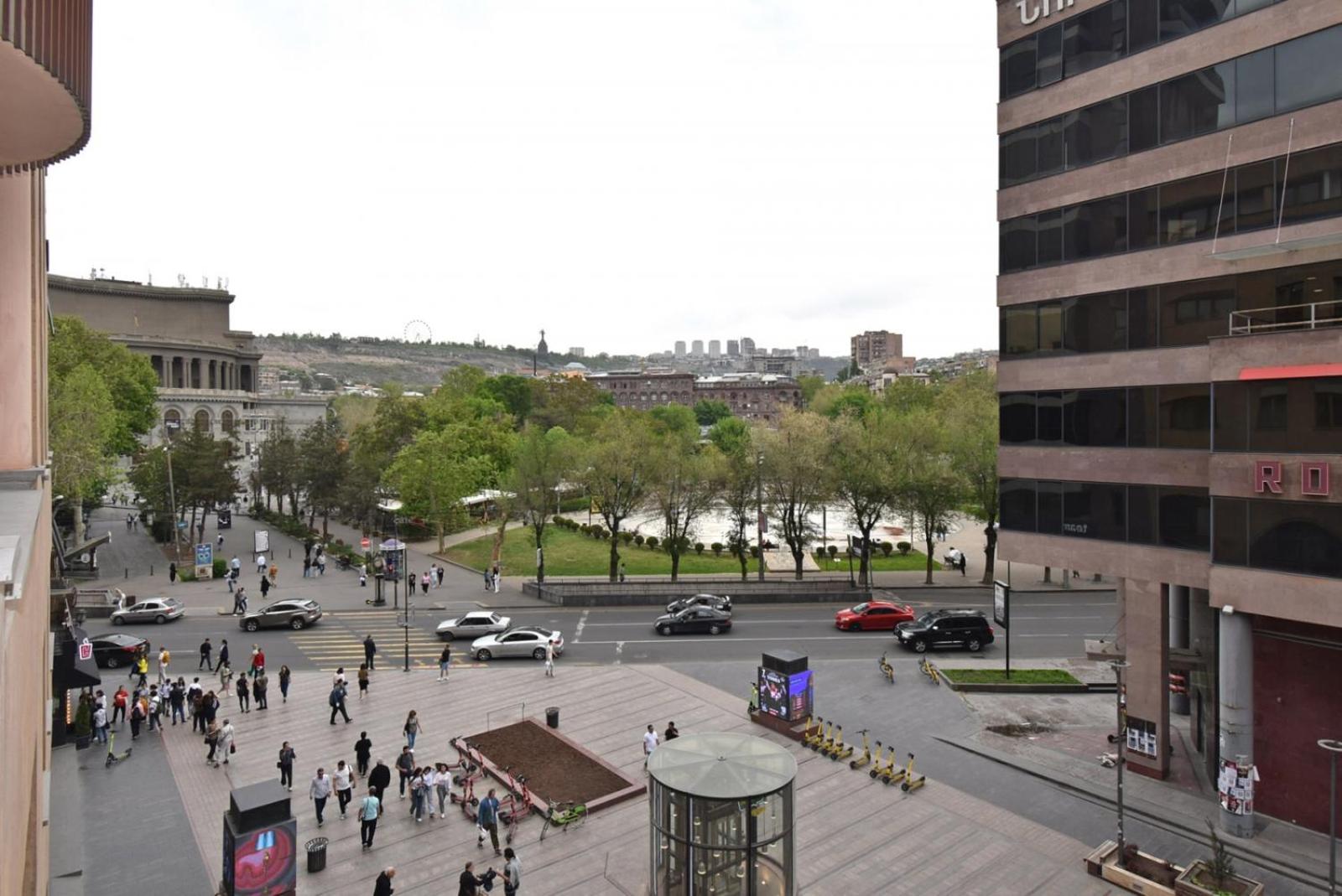 Northern Avenue, 2 bedrooms Luxury & Grand apartment with large balcony HH615