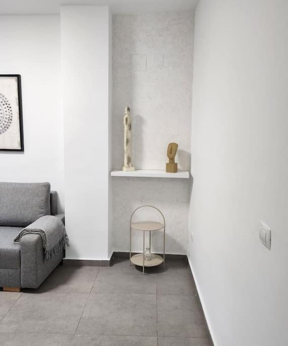 Apartamento en Les Alqueries con aire acondicionado