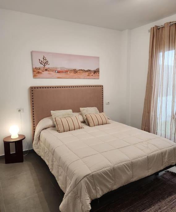 Apartamento en Les Alqueries con aire acondicionado