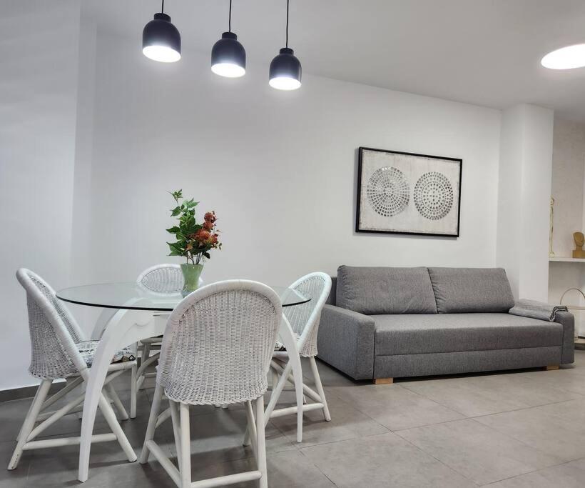 Apartamento en Les Alqueries con aire acondicionado