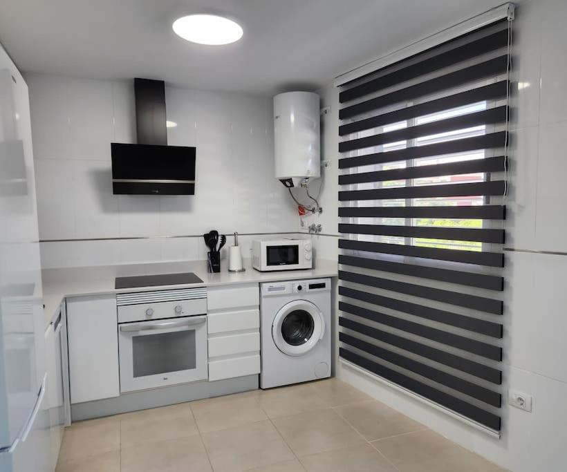 Apartamento en Les Alqueries con aire acondicionado