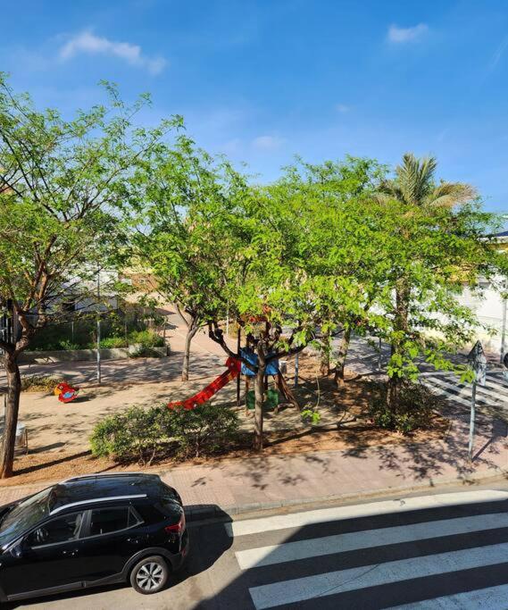 Apartamento en Les Alqueries con aire acondicionado