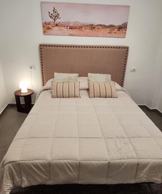 Apartamento en Les Alqueries con aire acondicionado