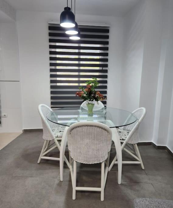 Apartamento en Les Alqueries con aire acondicionado