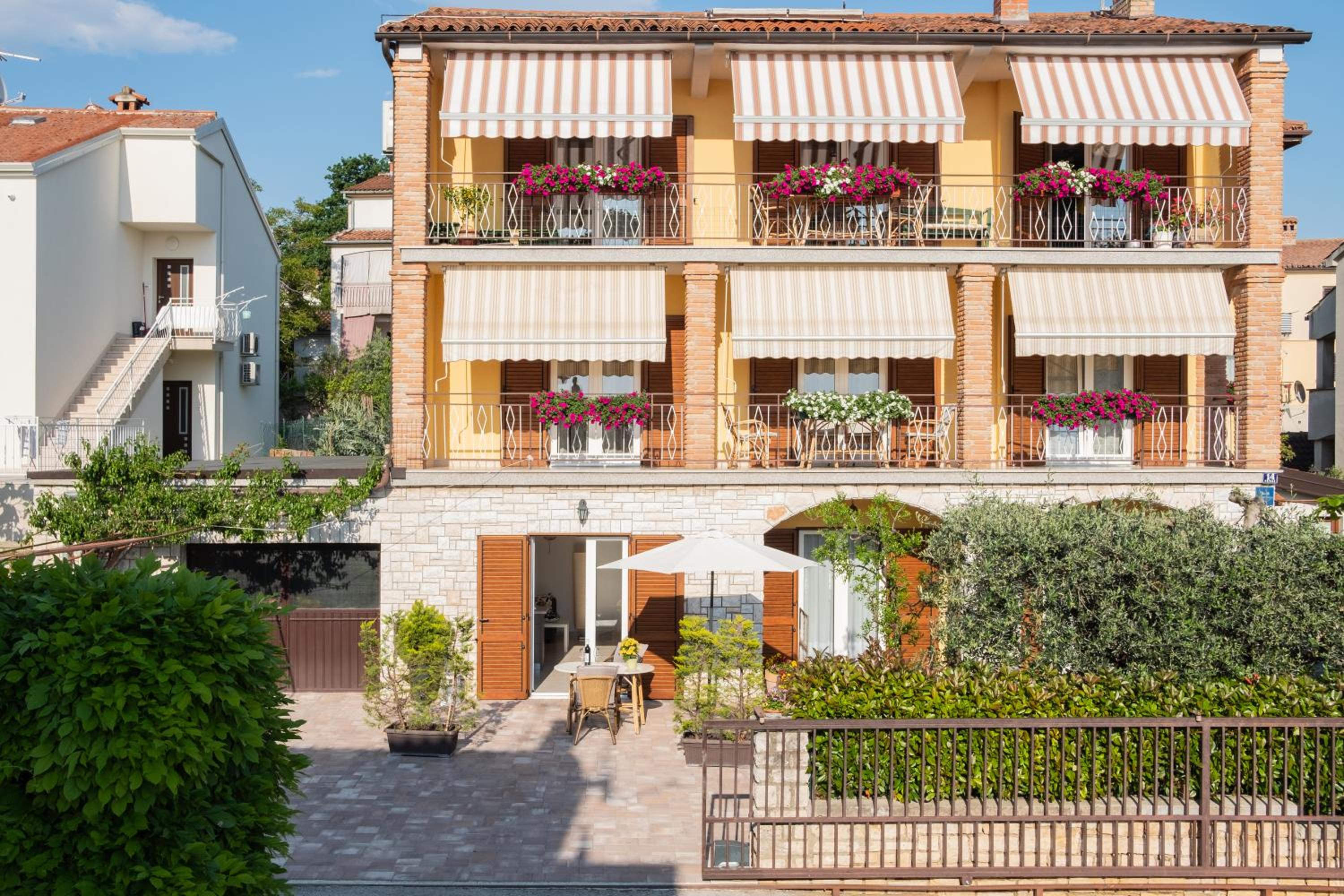 Apartmani Jolly Poreč: blizu centra i mora view 2