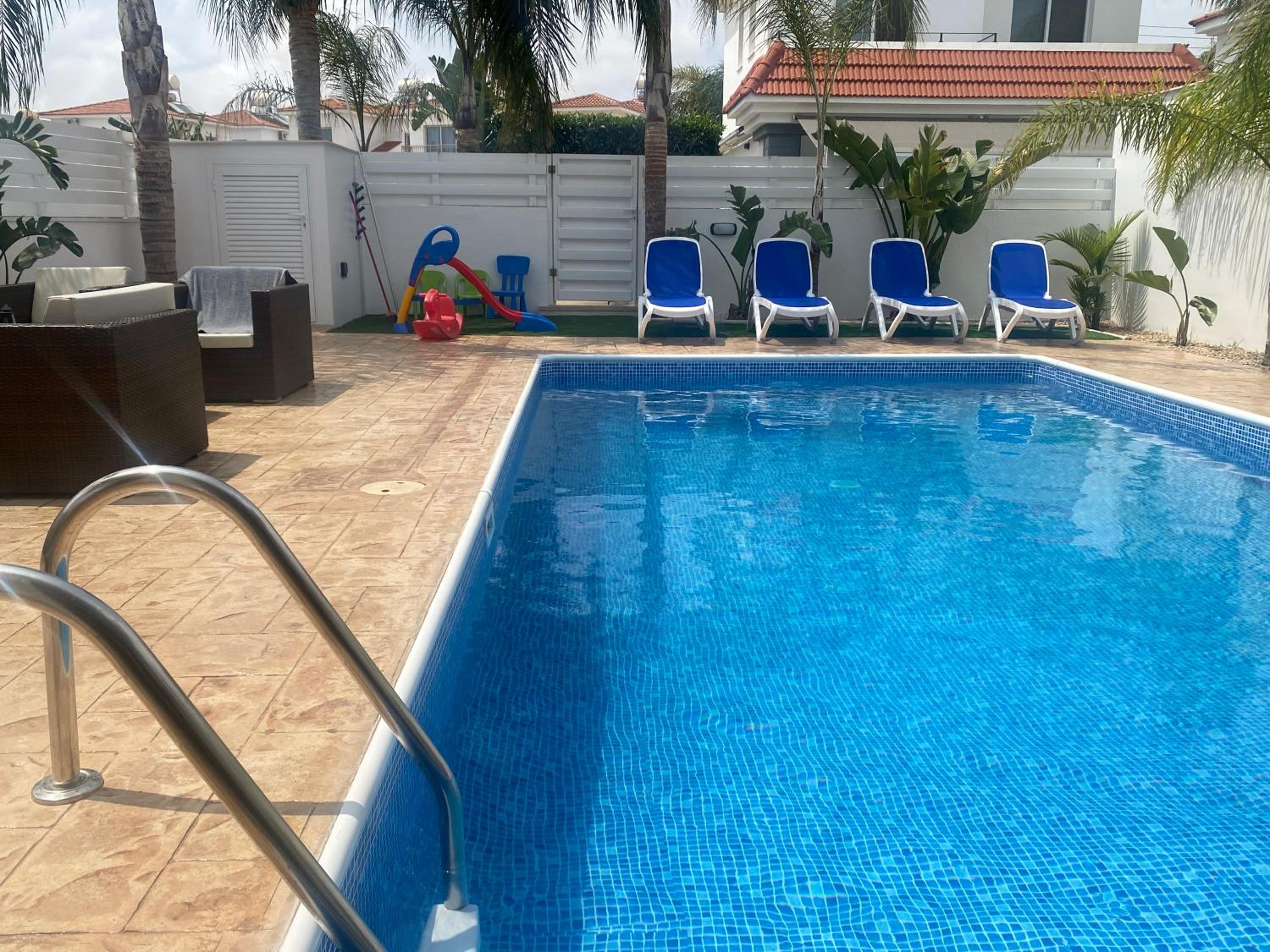 Villa Angel - Exotic Villa 200m From Beach