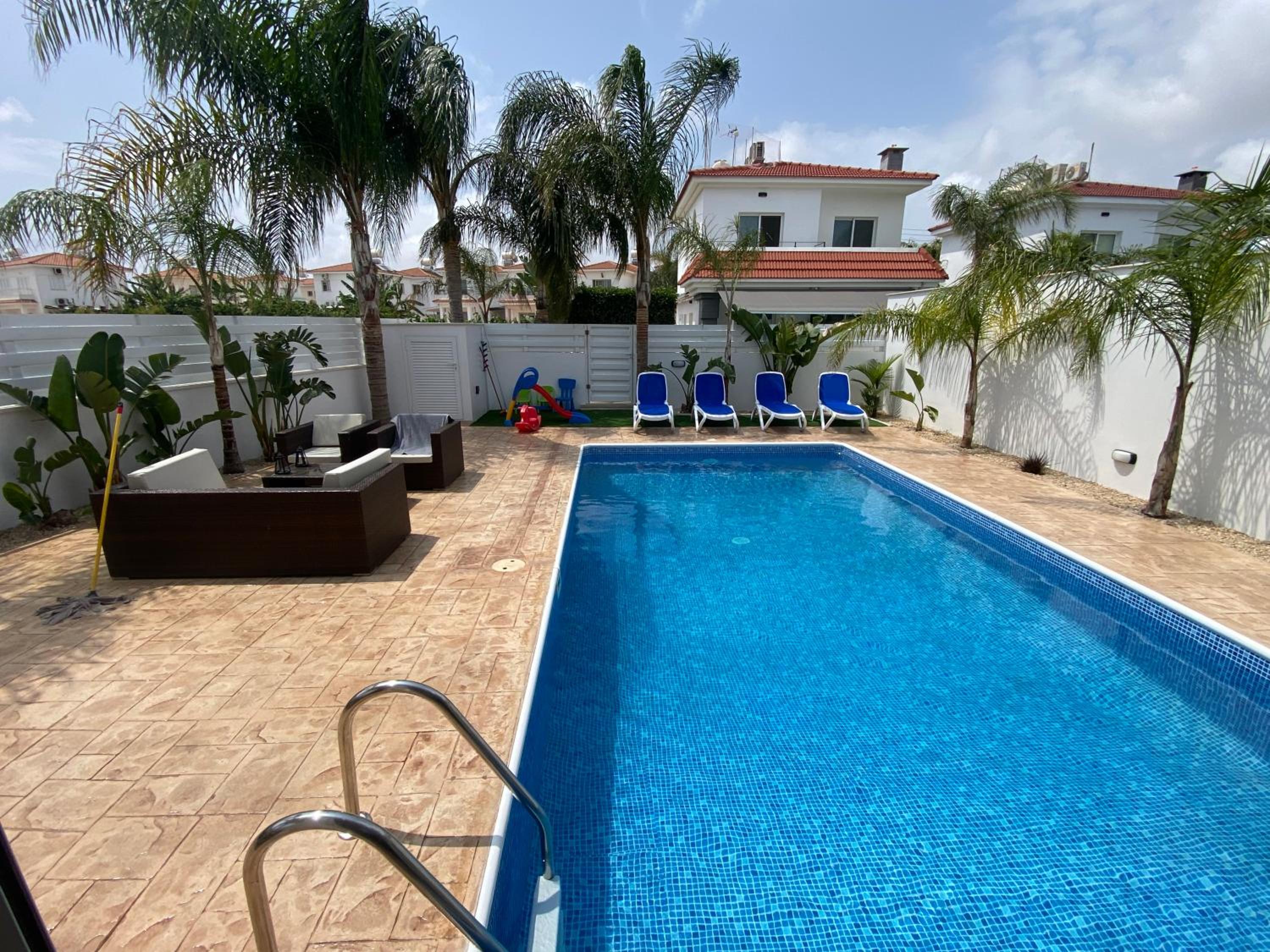 Villa Angel - Exotic Villa 200m From Beach