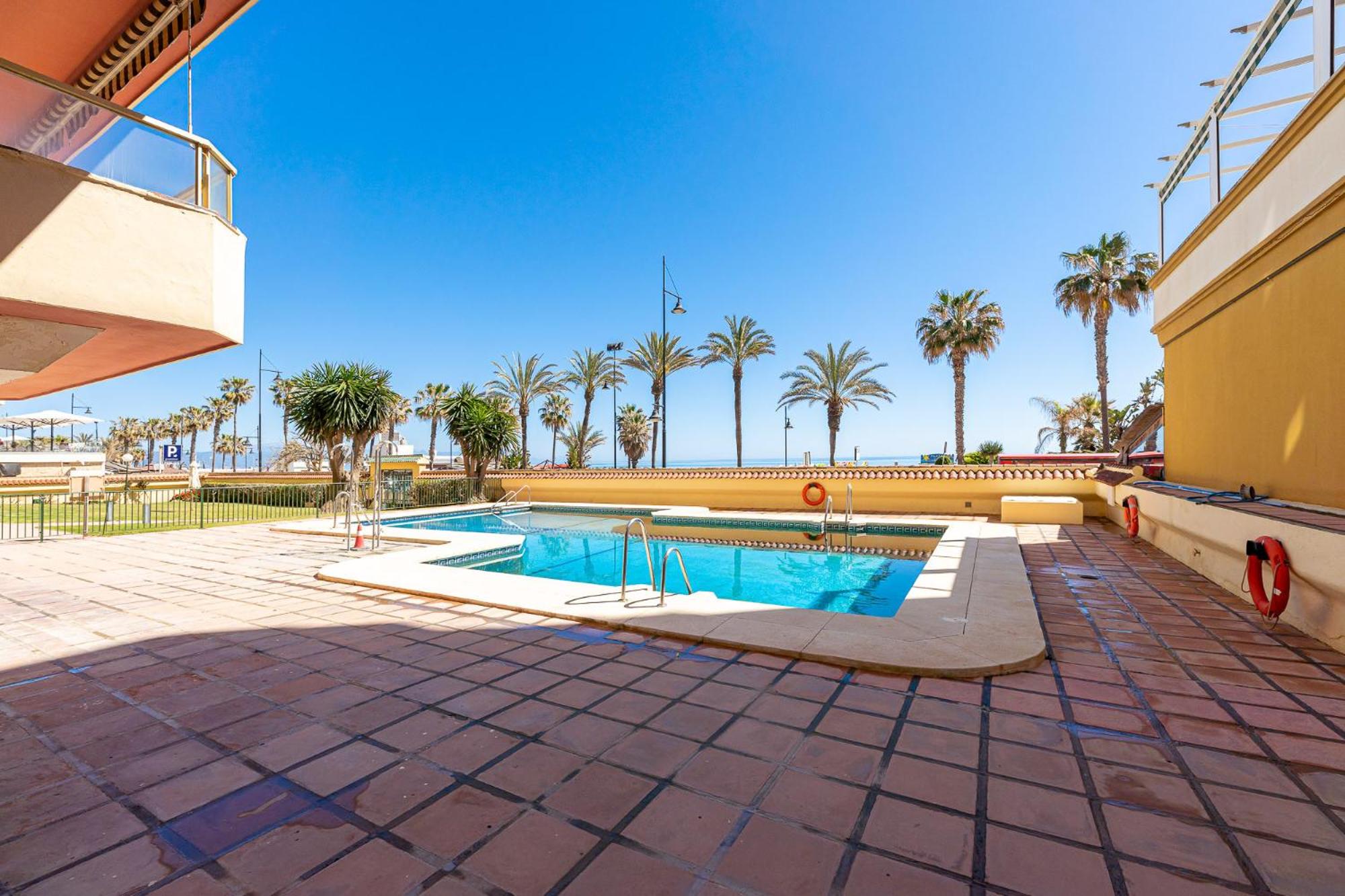 797 HOLIDAY RENTALS - Piso con espectaculares vistas en primera linea de playa photo 4