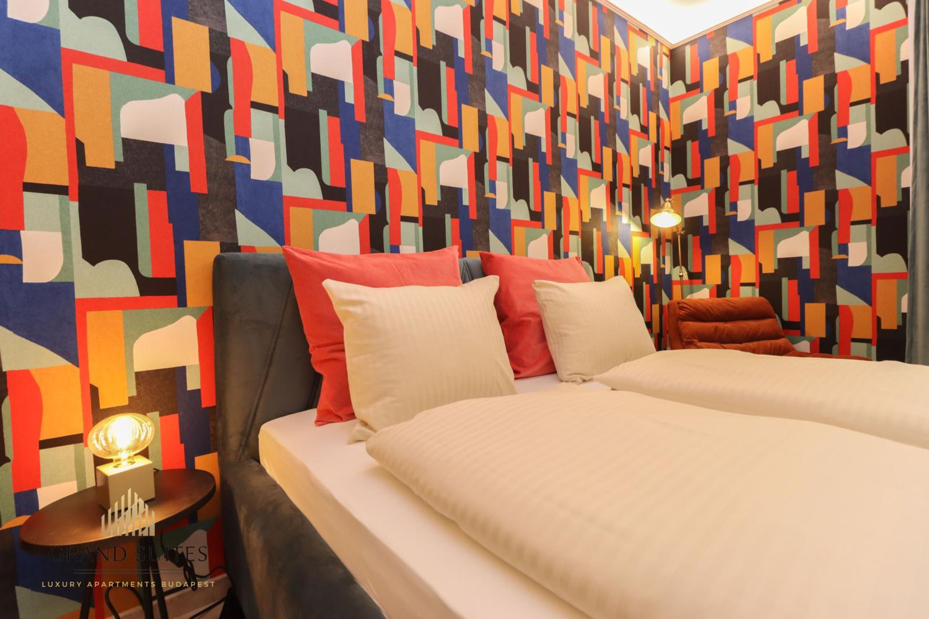 Grand Suites Central