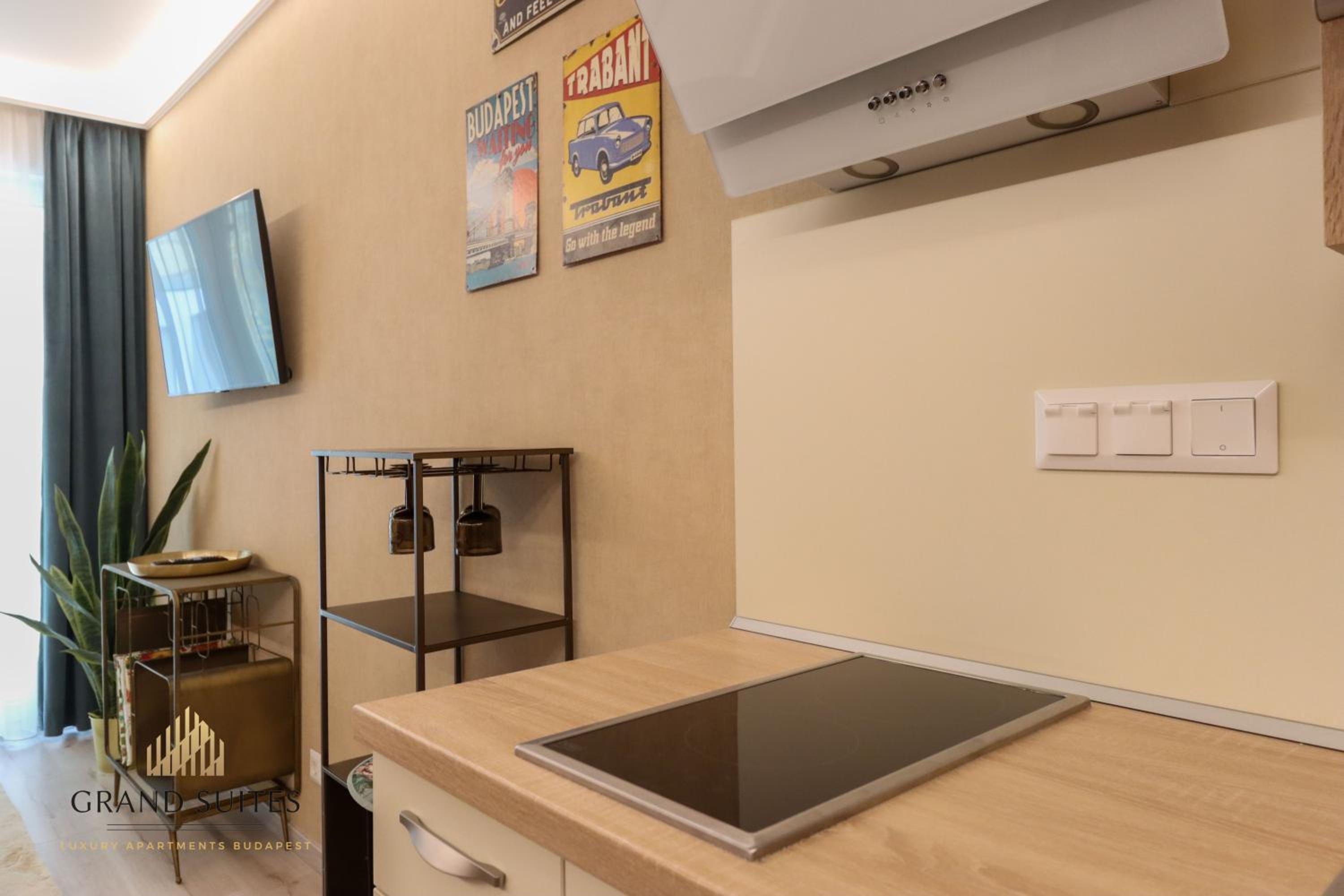 Grand Suites Central