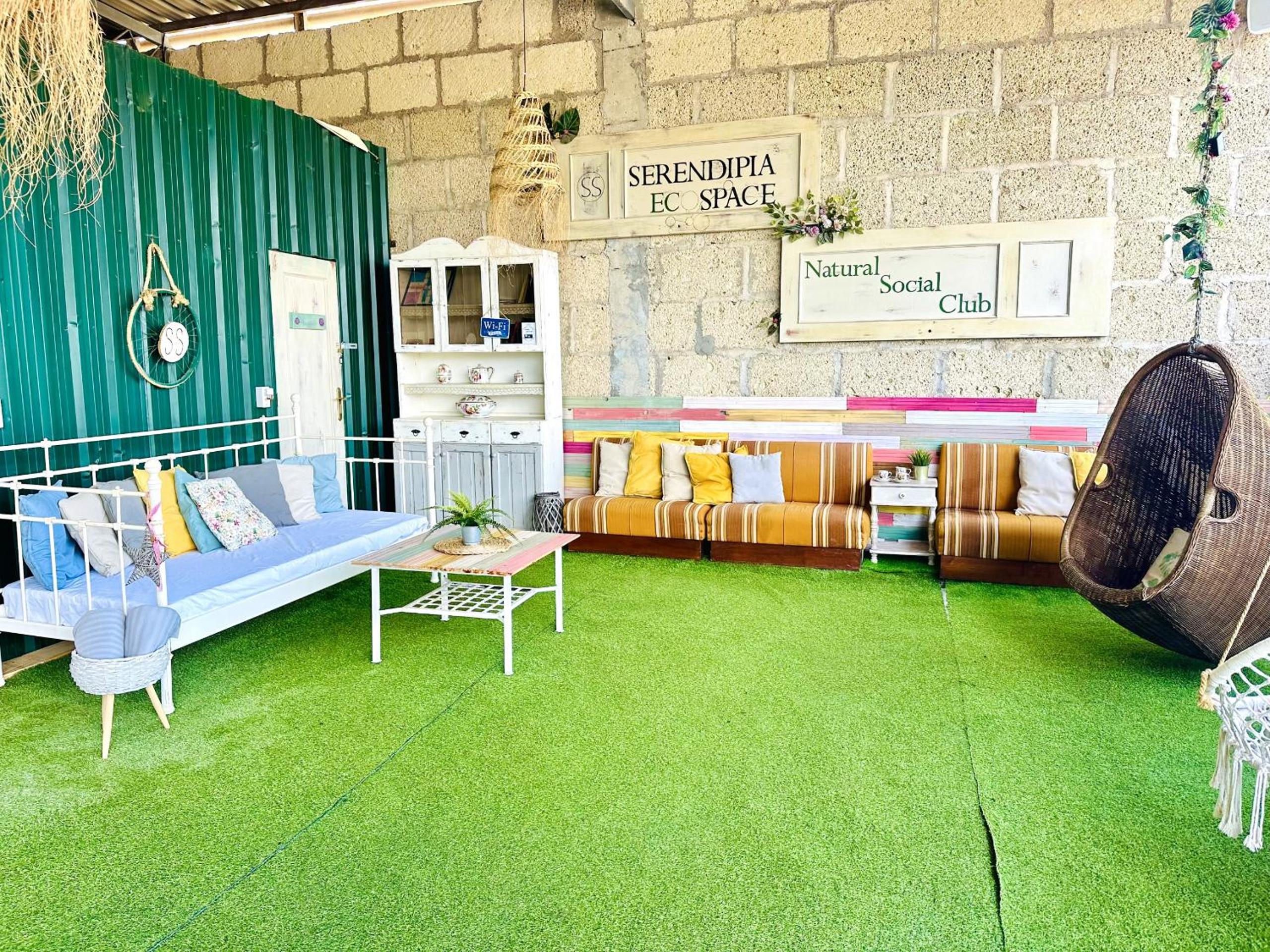 Lykke Suite Spa Piscina y Jardín by Deihu Experiences