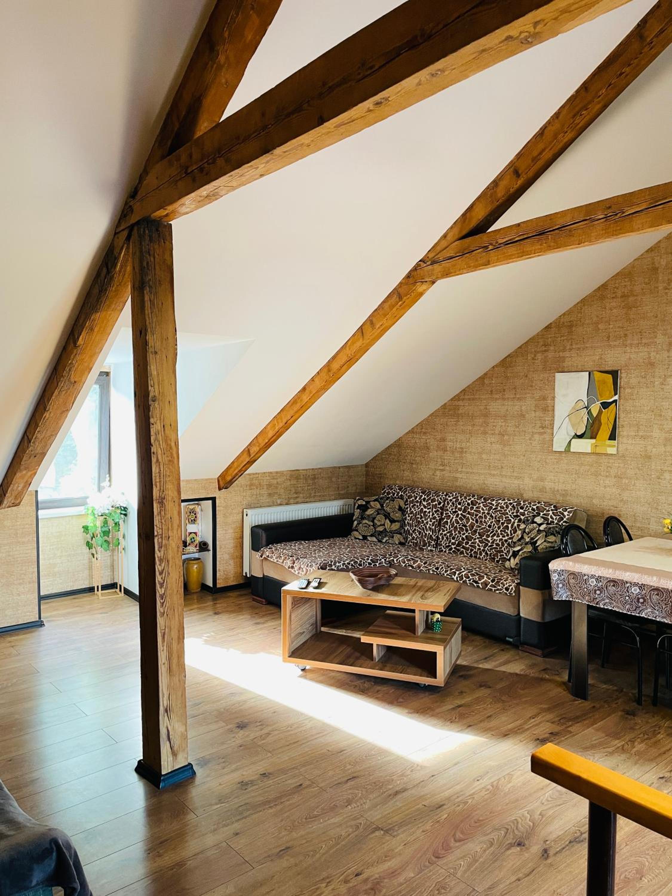 Beautiful Apartment on Atoneli