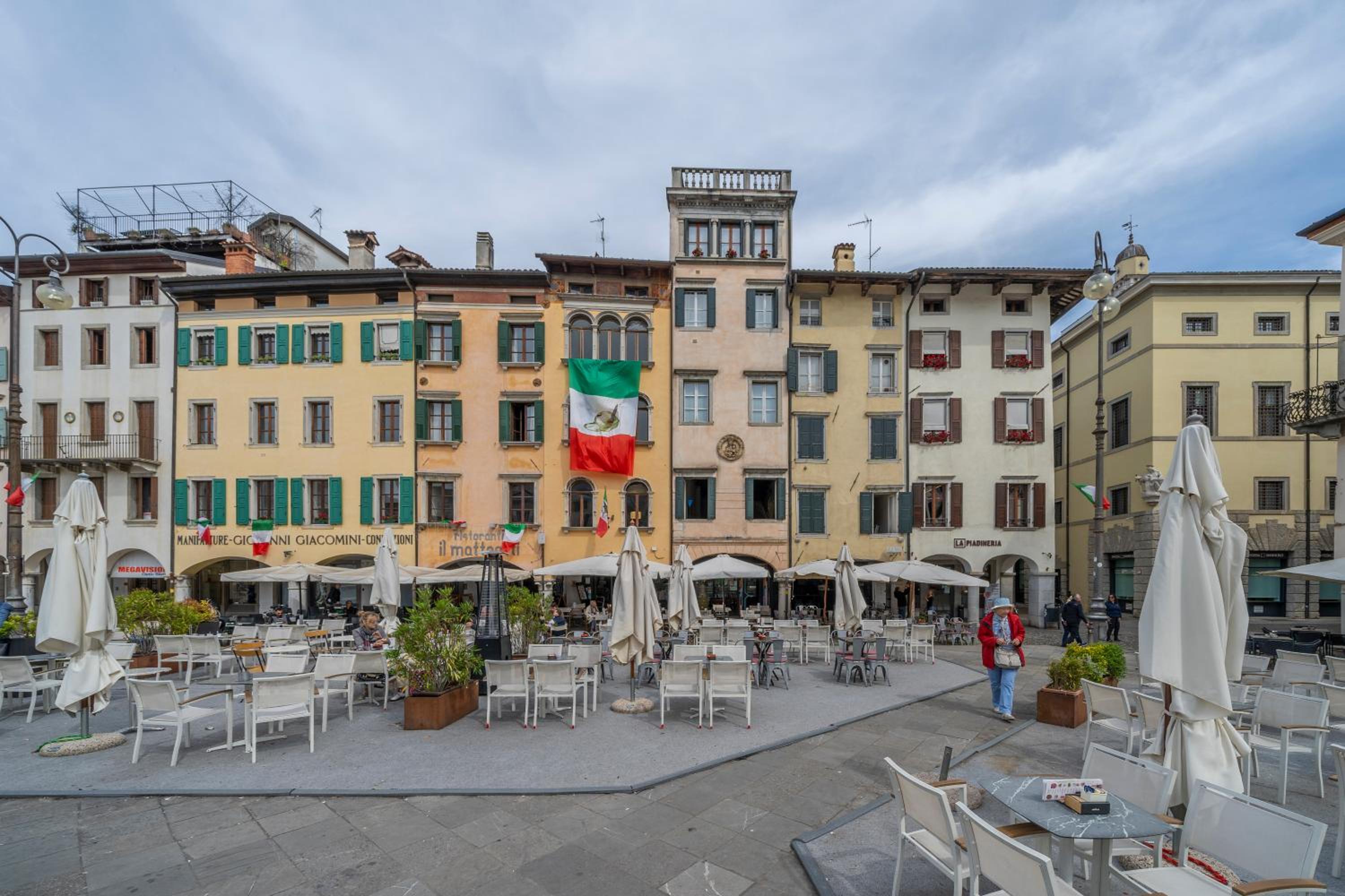 GuestHost - Vista Matteotti- Udine Center Apartment view 3