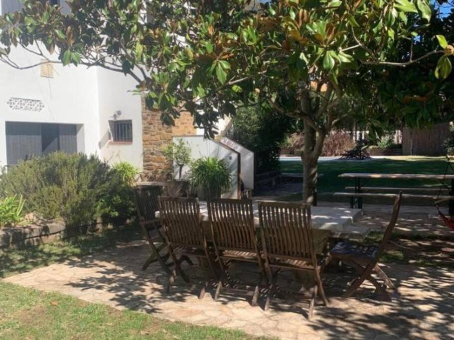 Casa exclusiva, jardín y piscina privada