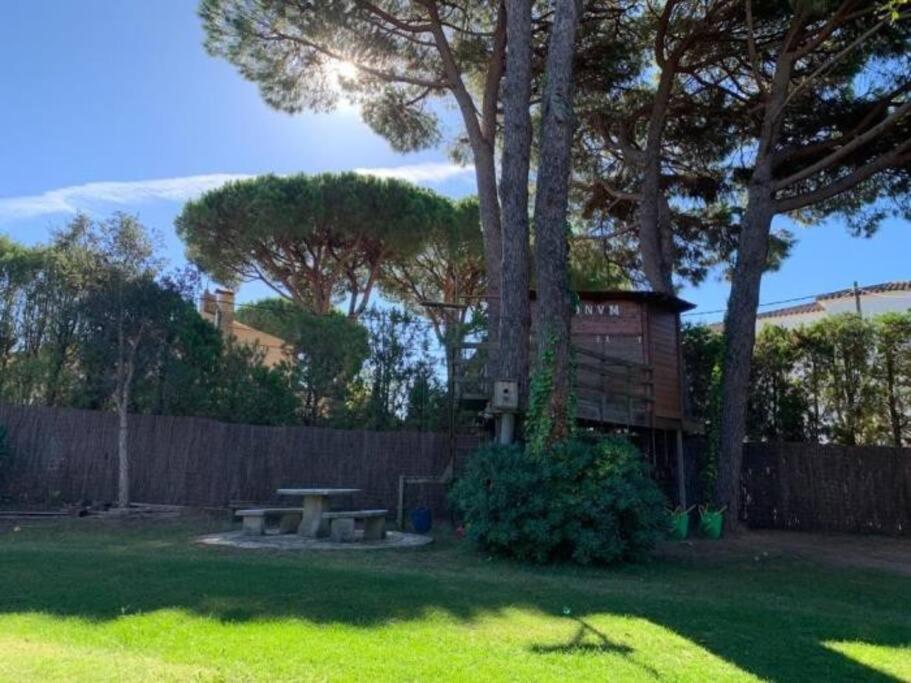 Casa exclusiva, jardín y piscina privada
