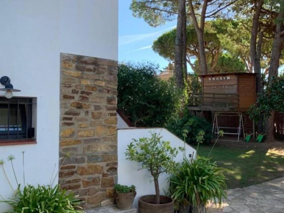 Casa exclusiva, jardín y piscina privada