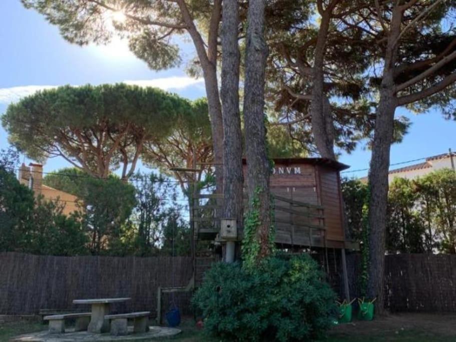 Casa exclusiva, jardín y piscina privada