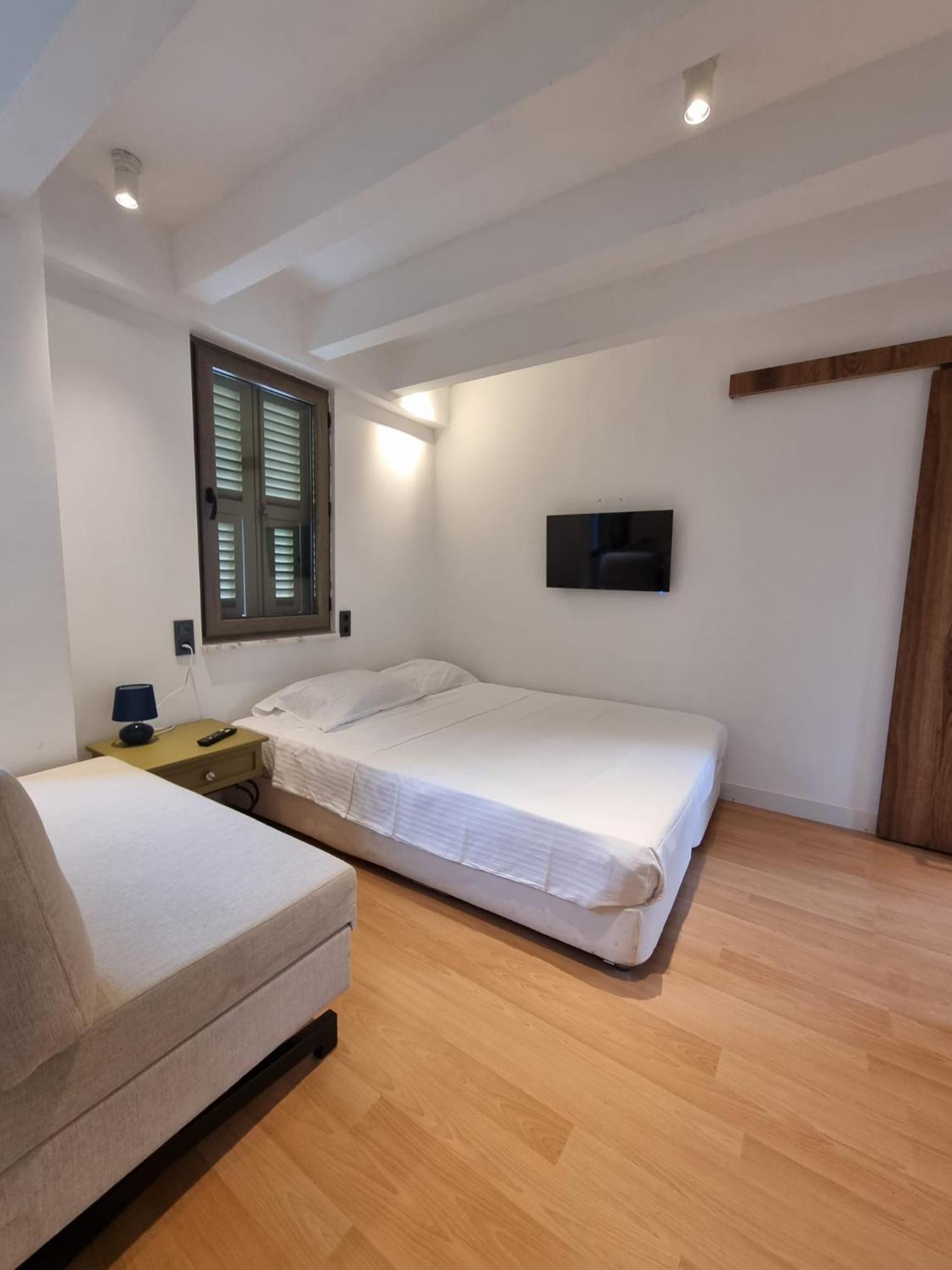Beautiful Villa with Garden Princess Islands