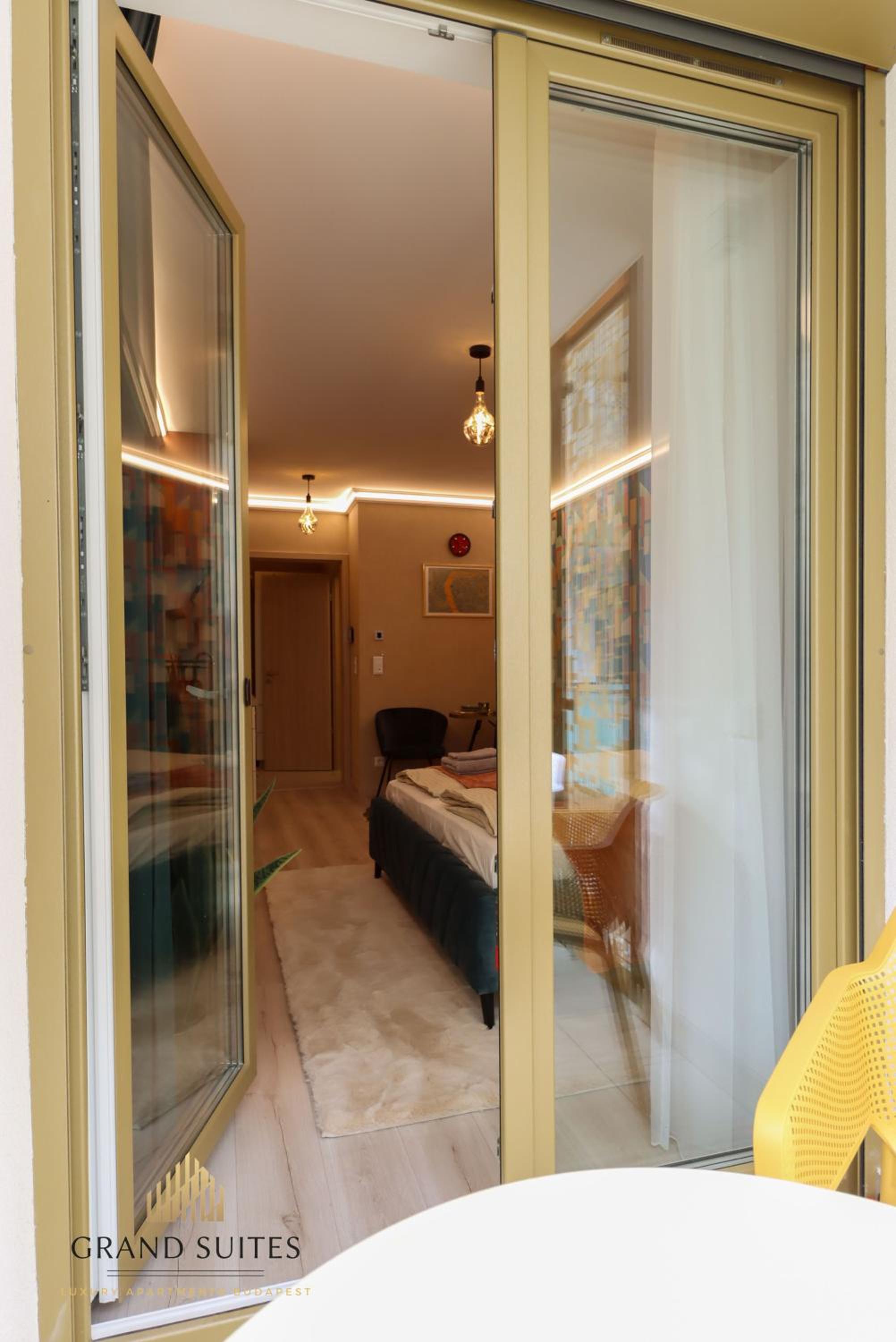 Grand Suites Central