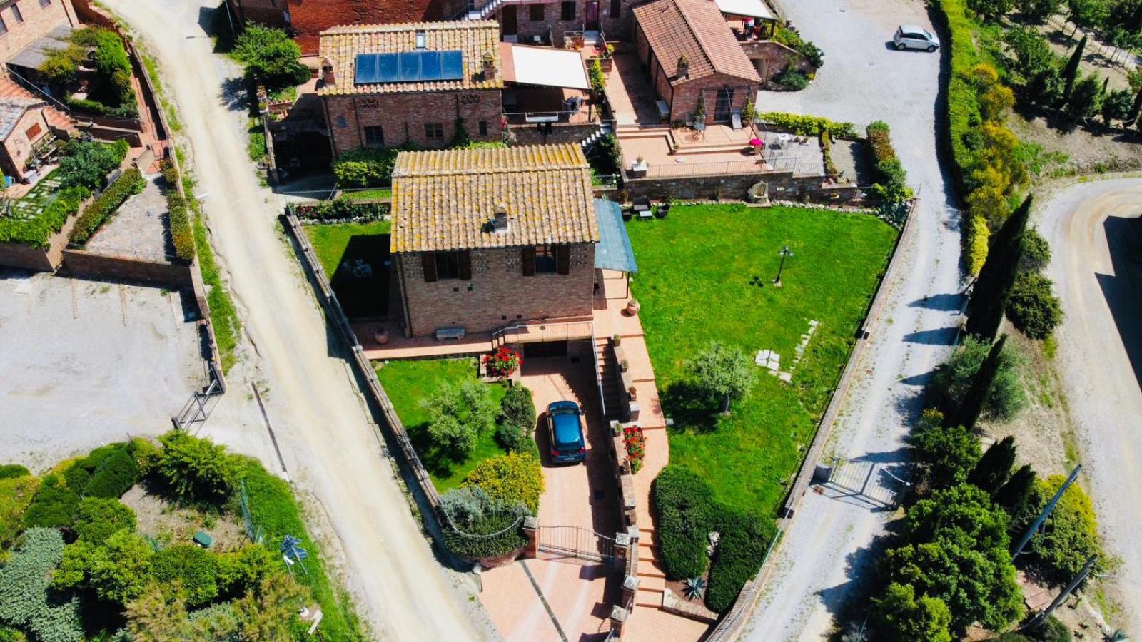 Casa Ginevra-2 Suite con giardino privato-Crete Senesi-Tuscany view 5