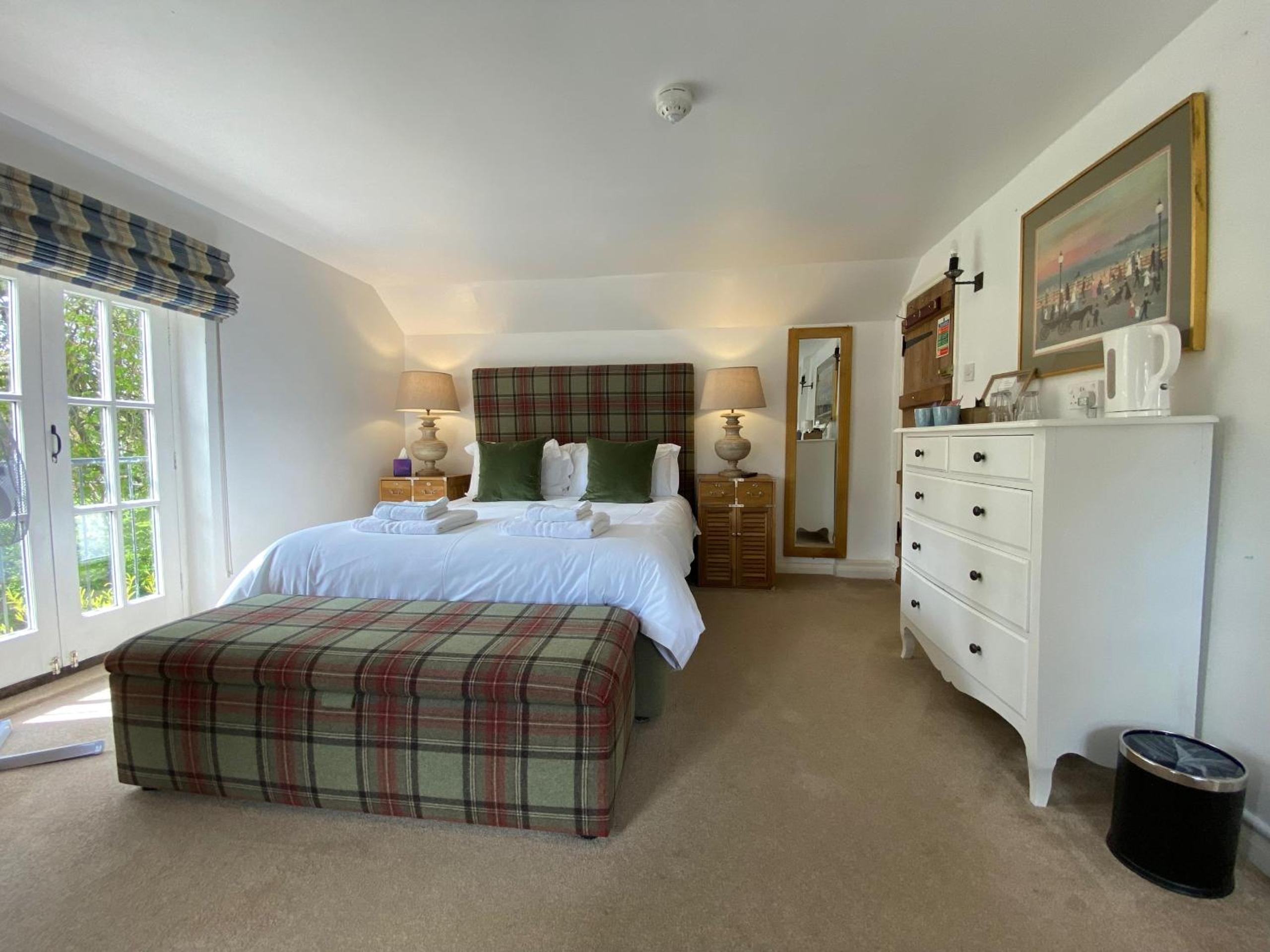 Kings Head Low House