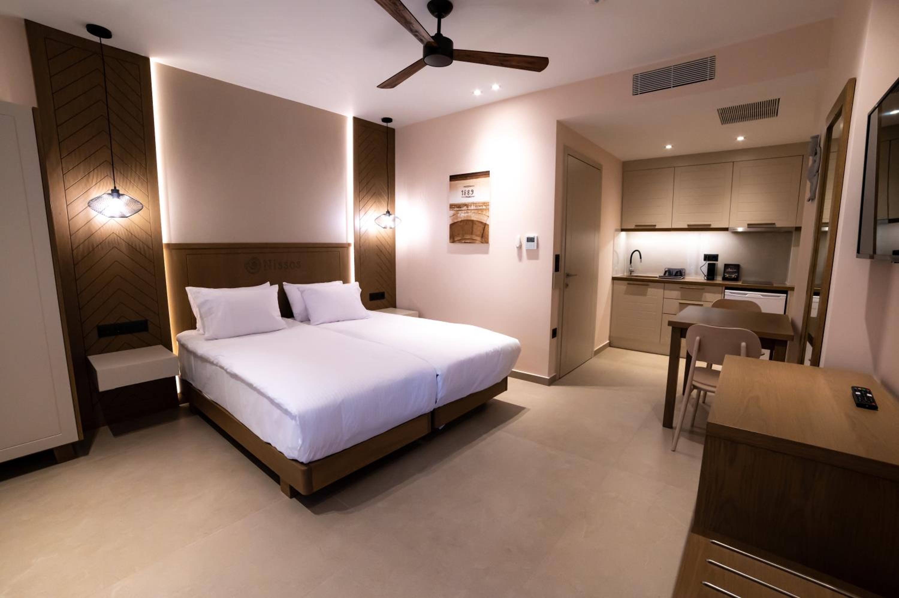 Nissos Apartments
