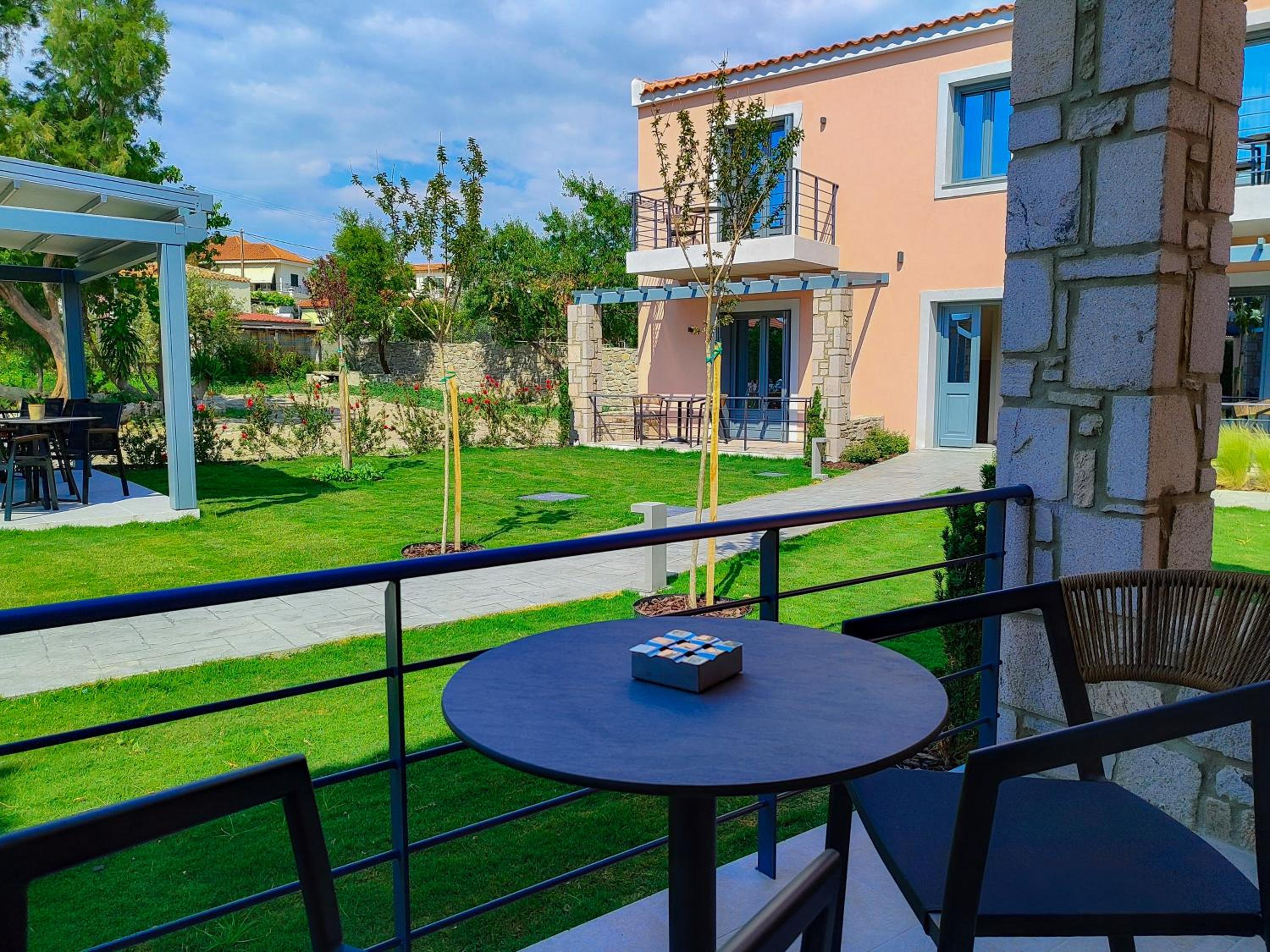 Nissos Apartments