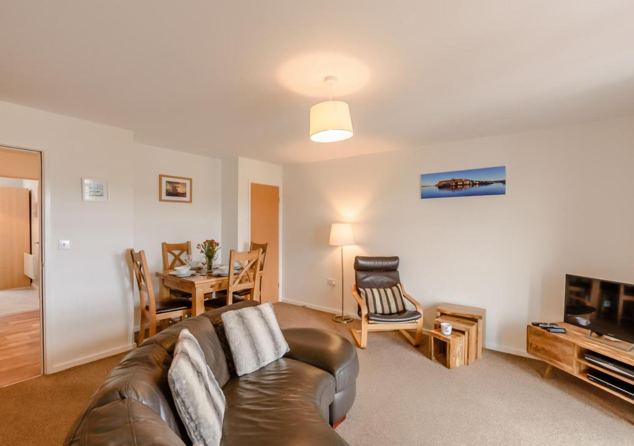 3 Bed in Whitby oc-w1003 view 2