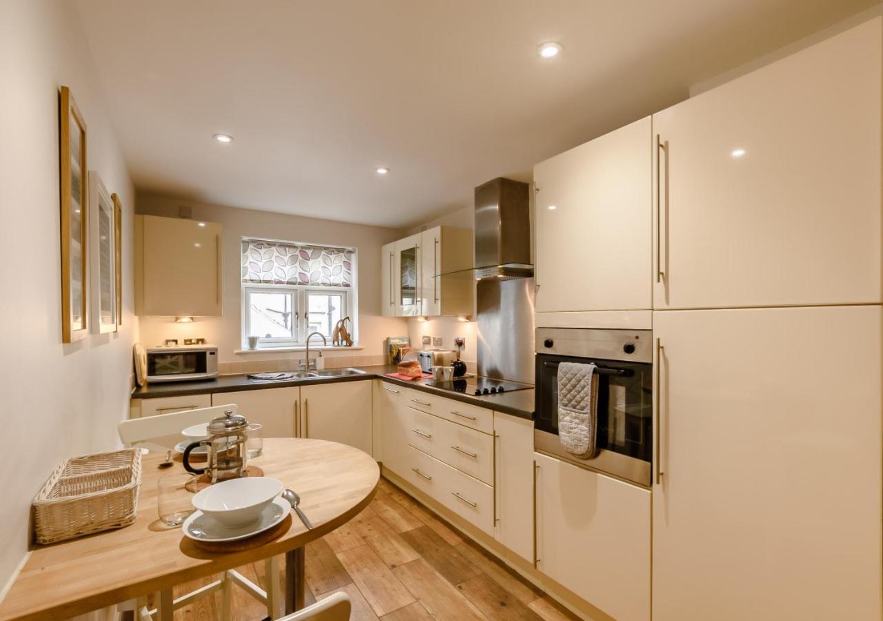 3 Bed in Whitby oc-w1003 view 4
