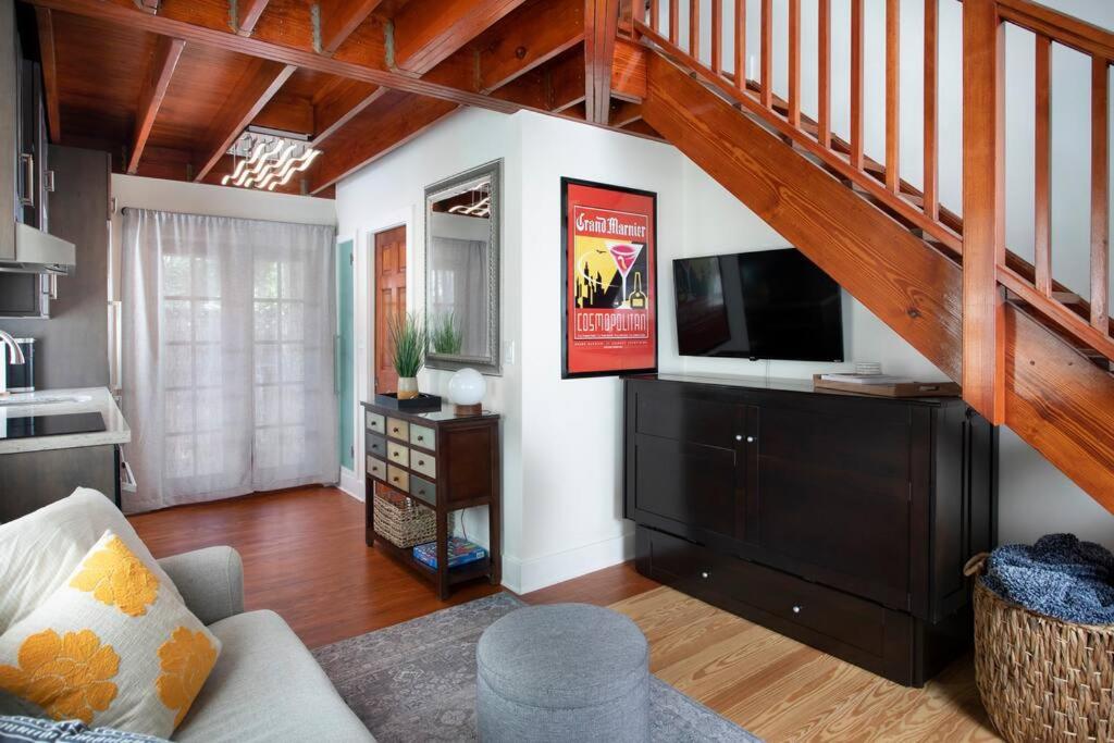 Old Town home a short walk to Duval Couples Oasis view 5